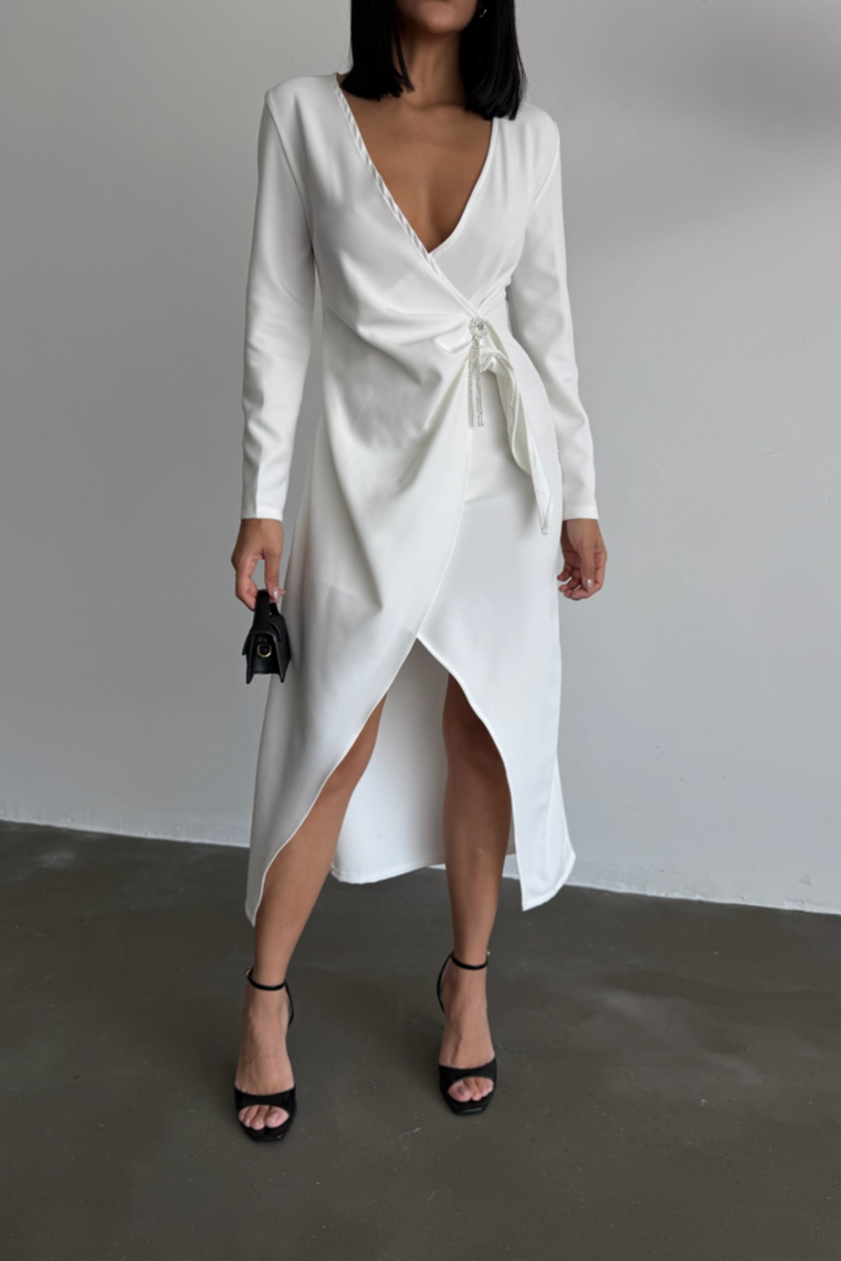 KRUVAZE BROŞ DETAYLI ELBİSE - Beyaz