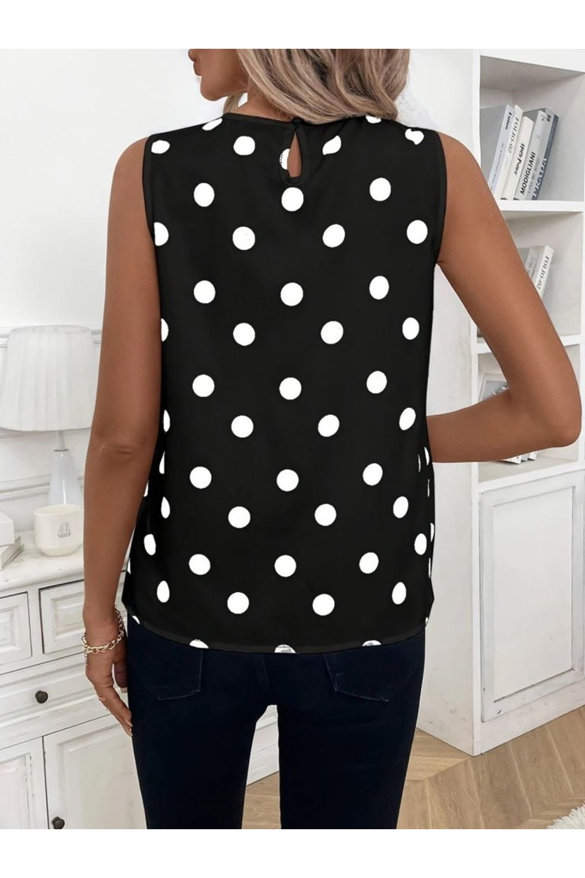 Kadın Askılı Yakası Büzgülü Puantiyeli Atlas Bluz