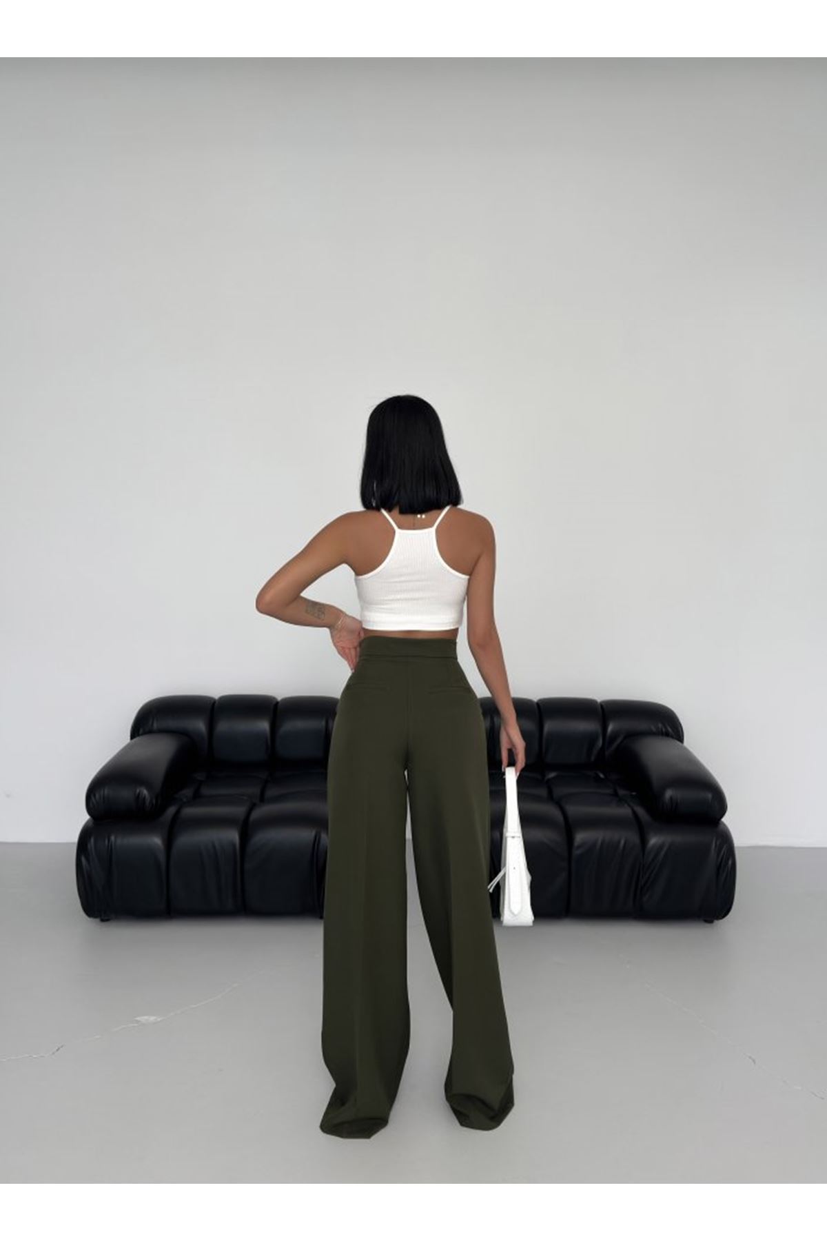 Üç Düğme Detayli Palazzo Pantolon