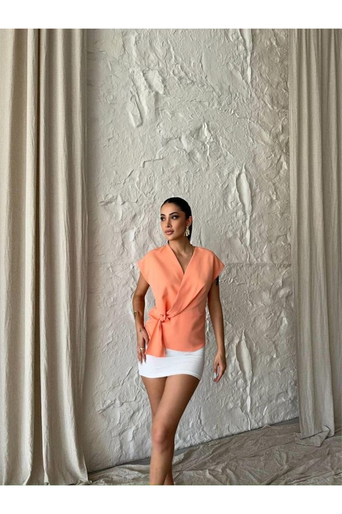 YANDAN BAĞLAMA DETAYLI KOLSUZ BLUZ - Somon