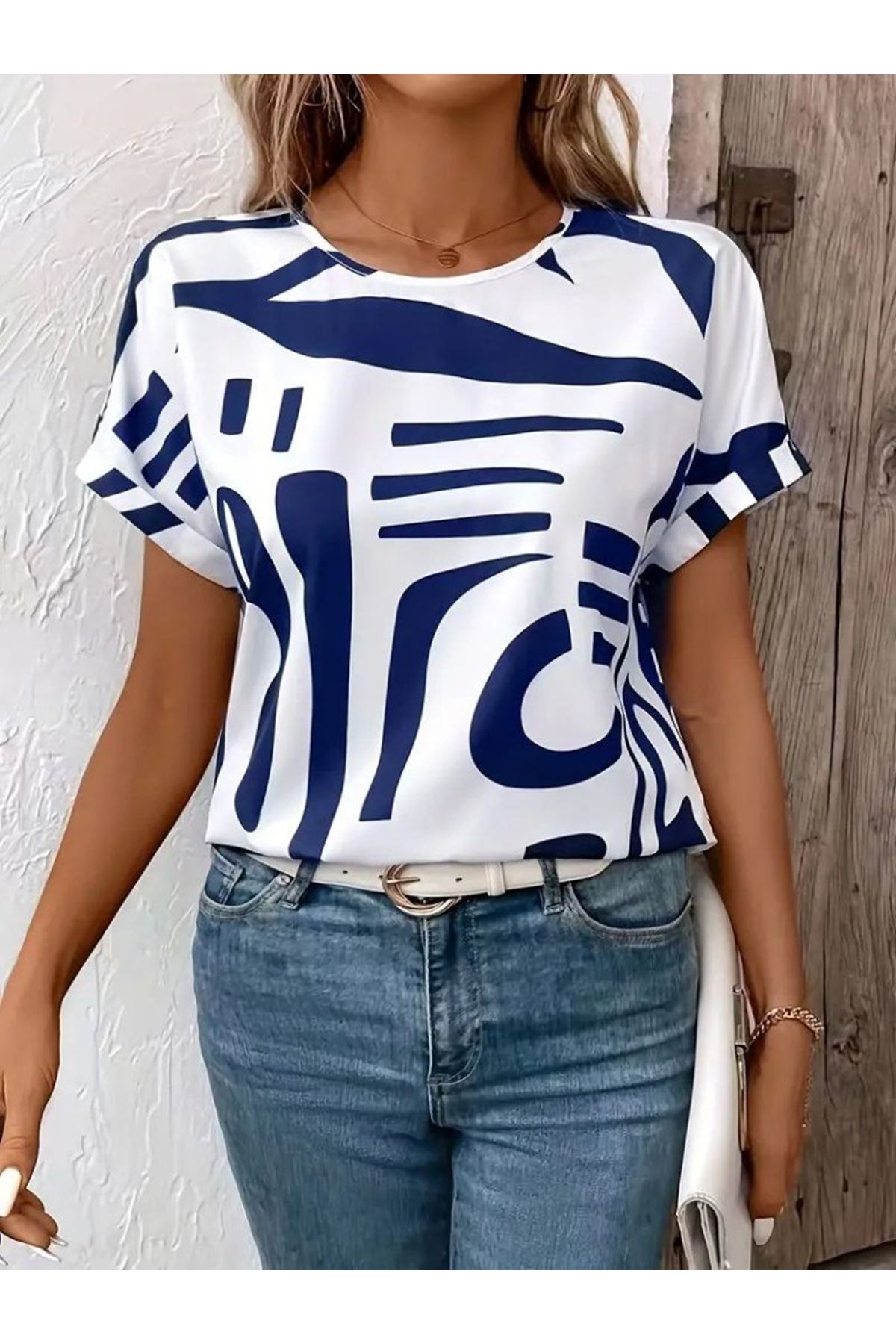 Kadın Kısa Kollu Yuvarlak Yaka Desenli Süprem Bluz