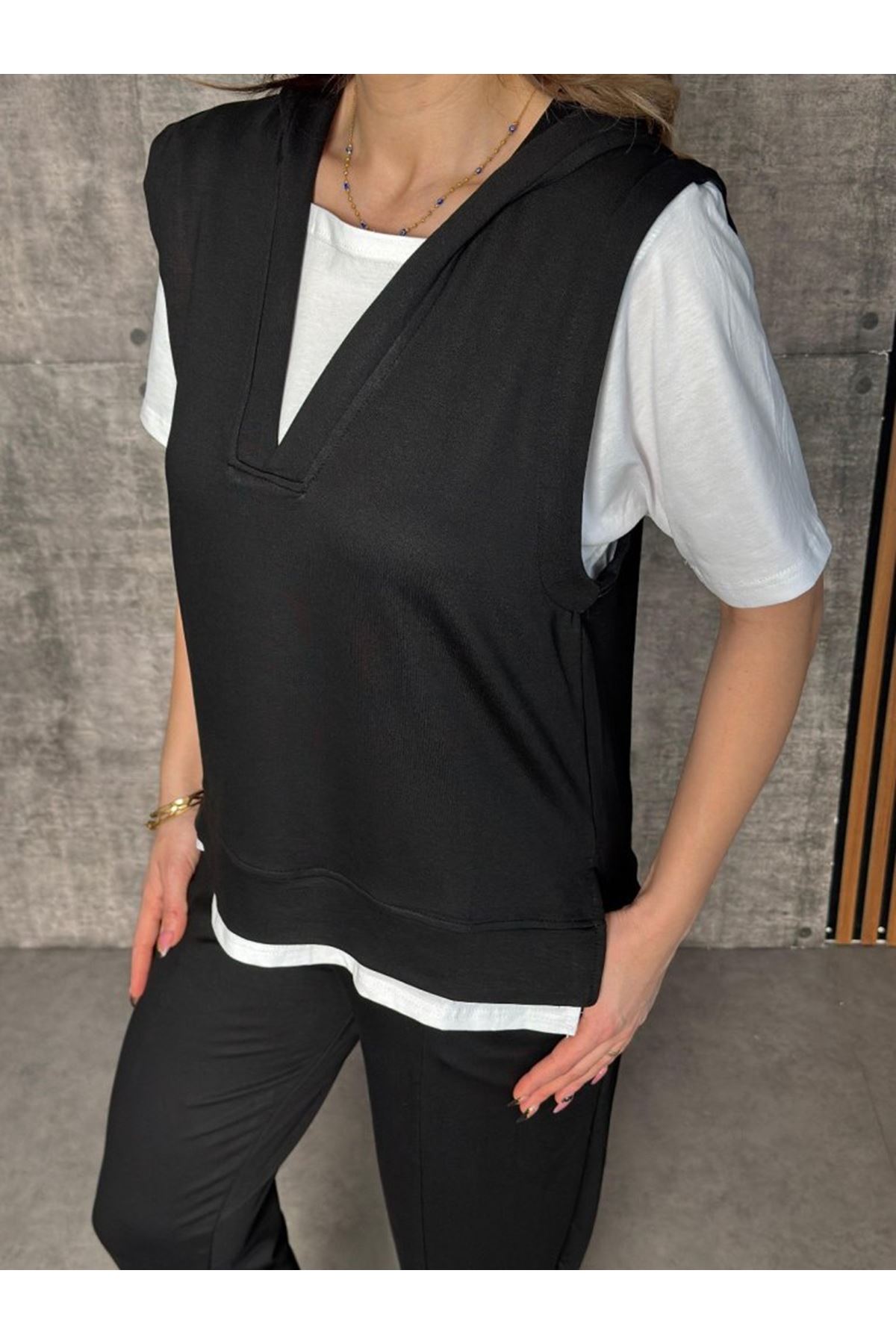 Kadın Kısa Kollu V Yakalı Kapşonlu Viskon Iki Iplik Bluz Ve Pantolon Takım