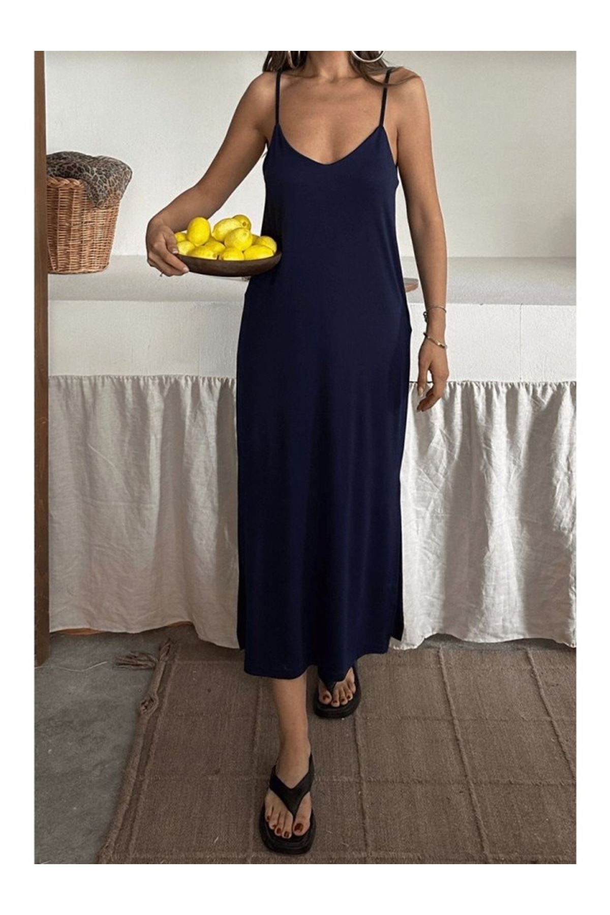 Kadın Siyah Asansör Askılı Çift Yırtmaçlı Helen Elbise