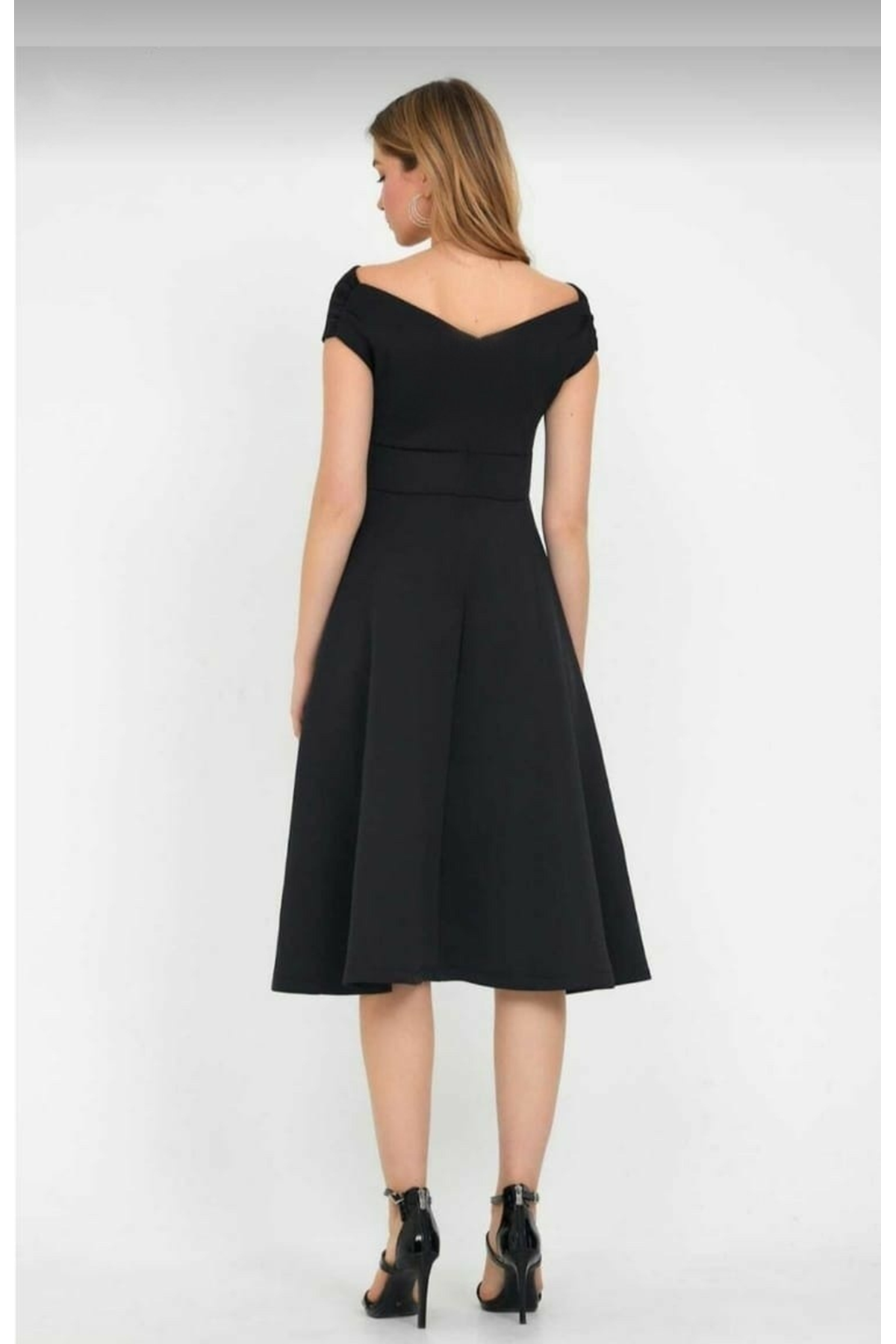 Düşük Omuz Eteği Pileli Krep Kumaş Midi Boy Elbise