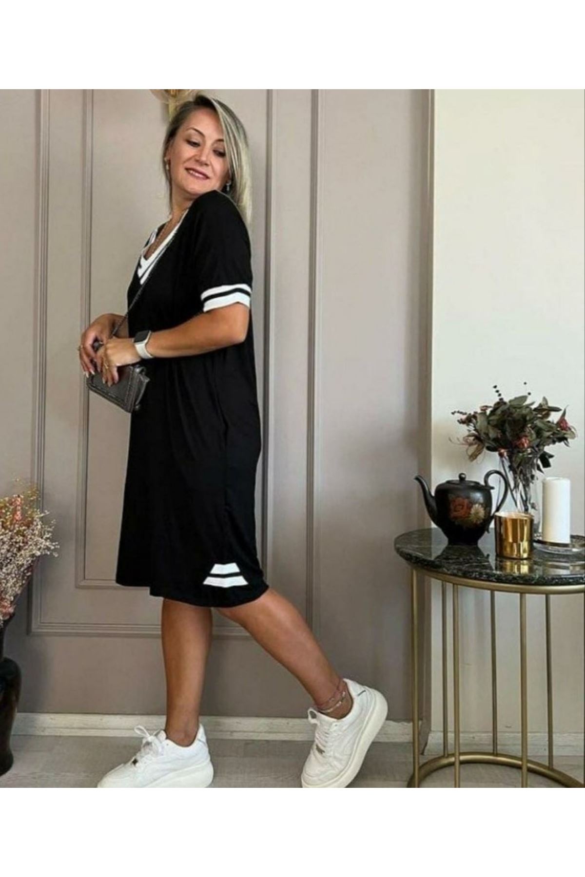 Kadın Kısa Kollu V Yaka Ribana Detaylı Cepli Dizüstü Viskon Elbise