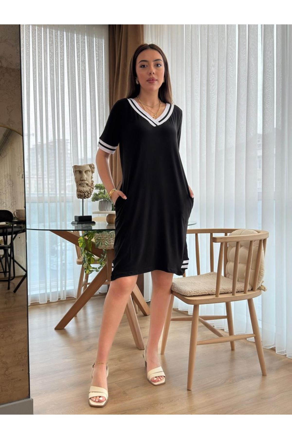 Kadın Kısa Kollu V Yaka Ribana Detaylı Cepli Dizüstü Viskon Elbise