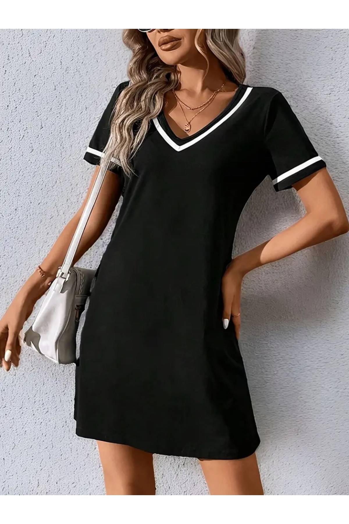Kadın Kısa Kollu V çizgili Yakalı Kısa Viskon Elbise