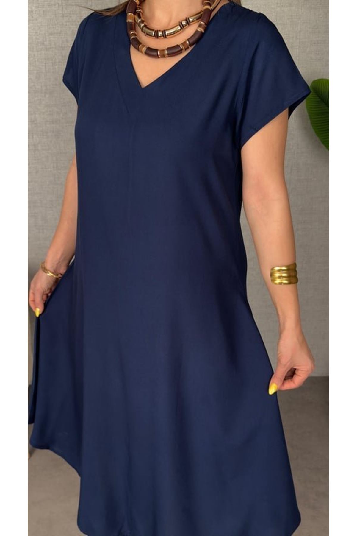 Kadın Kısa Kollu V Yaka Salaş Maxi Boy Elbise