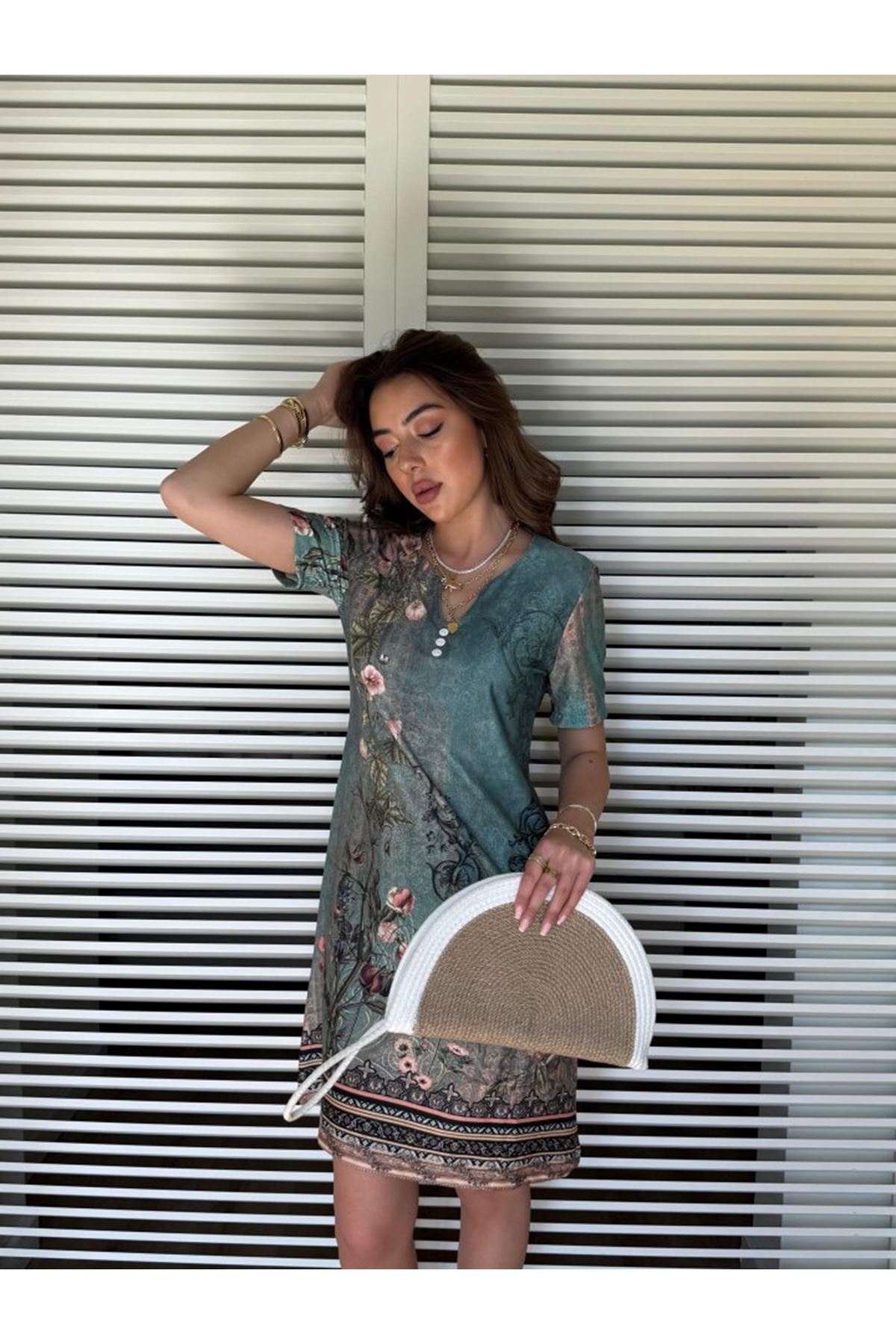 Kadın Kısa Kollu V Yakalı çiçek Baskılı Midi Süprem Elbise