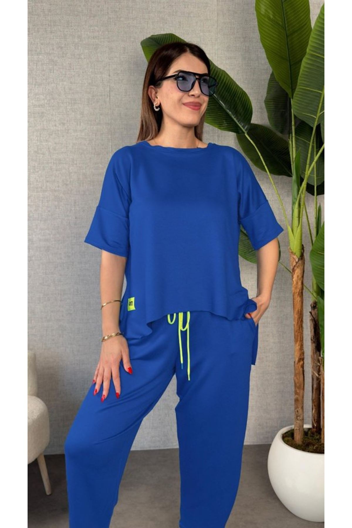 Kadın Kısa Kollu Bisiklet Yaka Viskon Iki Iplik Bluz Ve Pantolon Ikili Takım