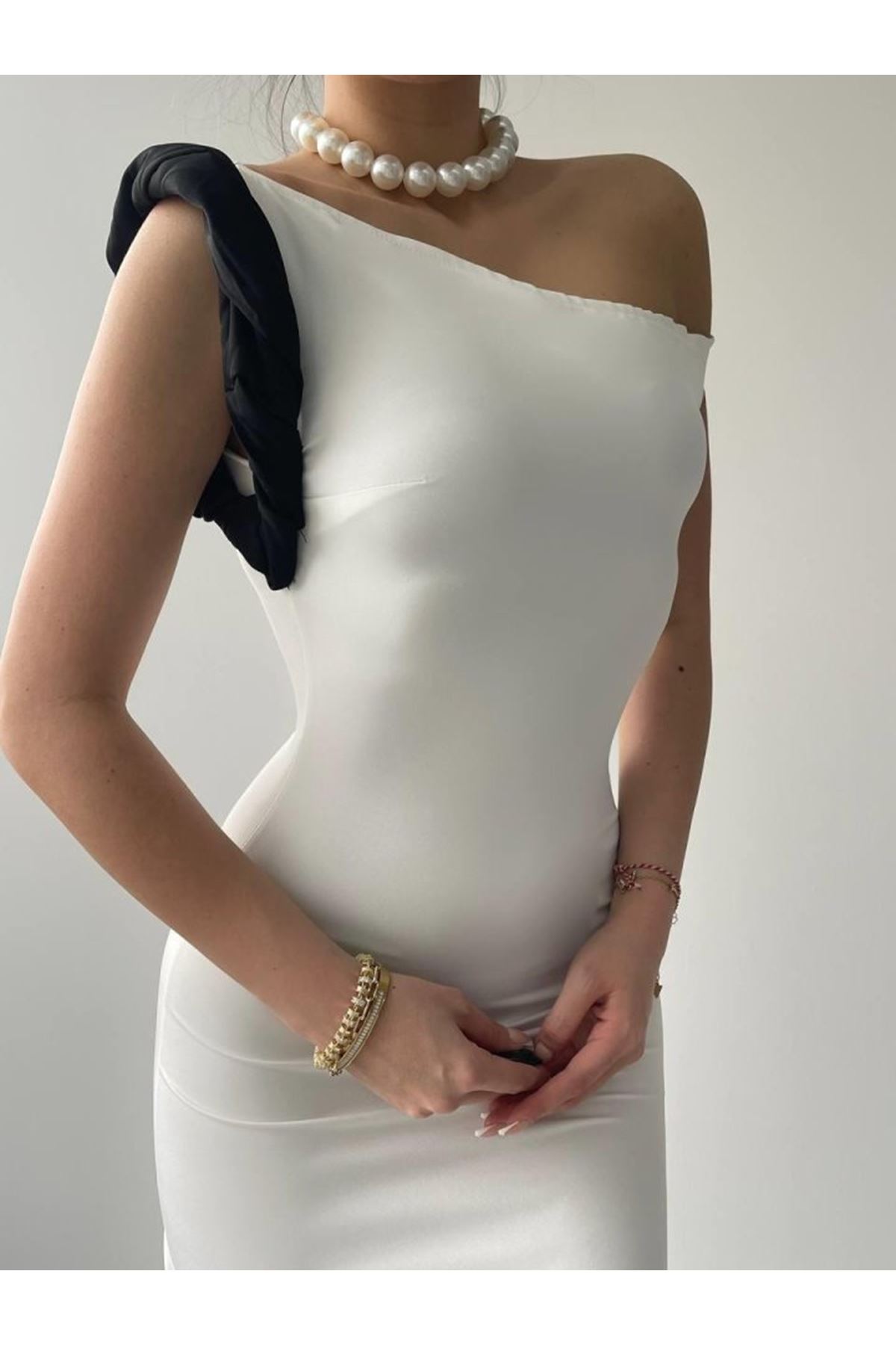 Jovani Omuz Detaylı Elbise