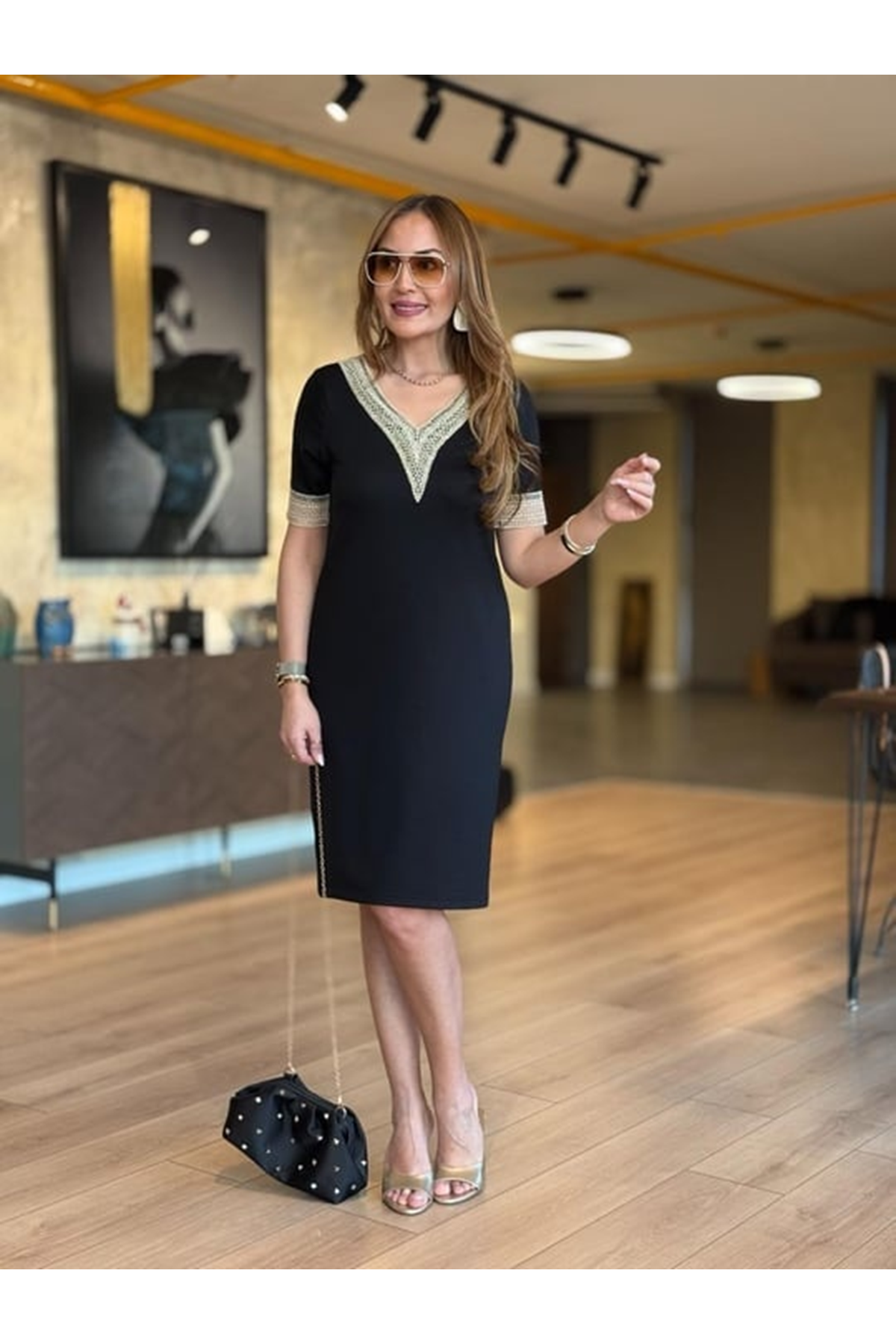 Kadın V Yaka Güpürlü İki İplik Elbise