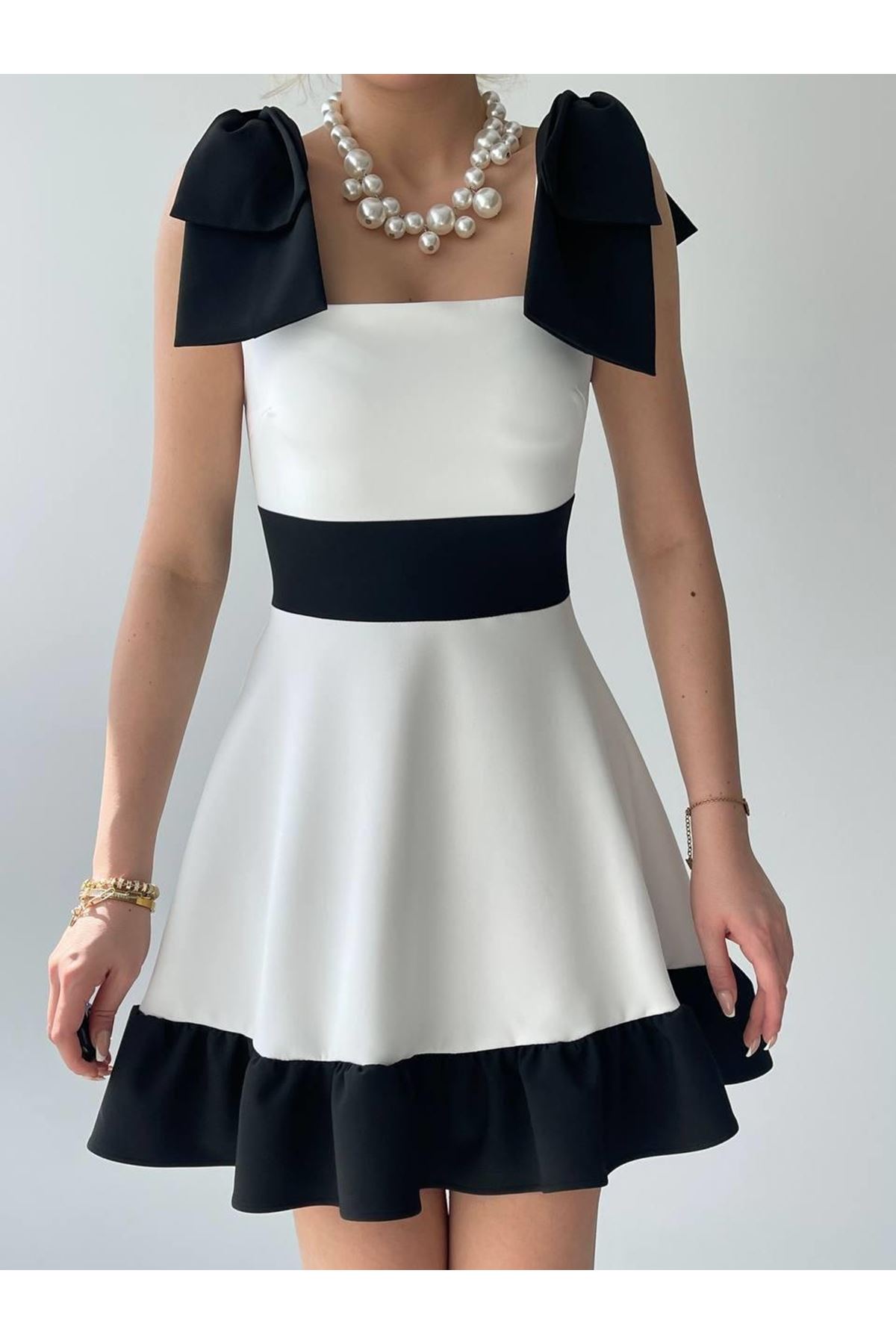 Miron Omuz Fiyonklu Elbise