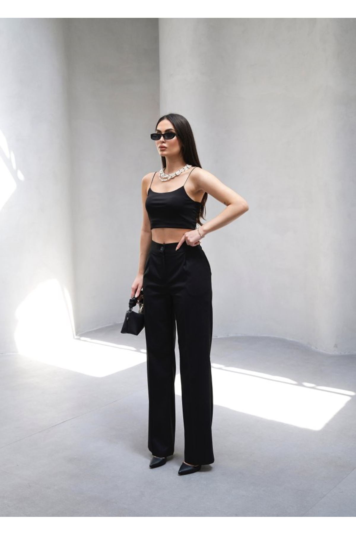 Arkasi Lasti̇kli̇ Pi̇leli̇ Dökümlü Wide Leg Pantolon