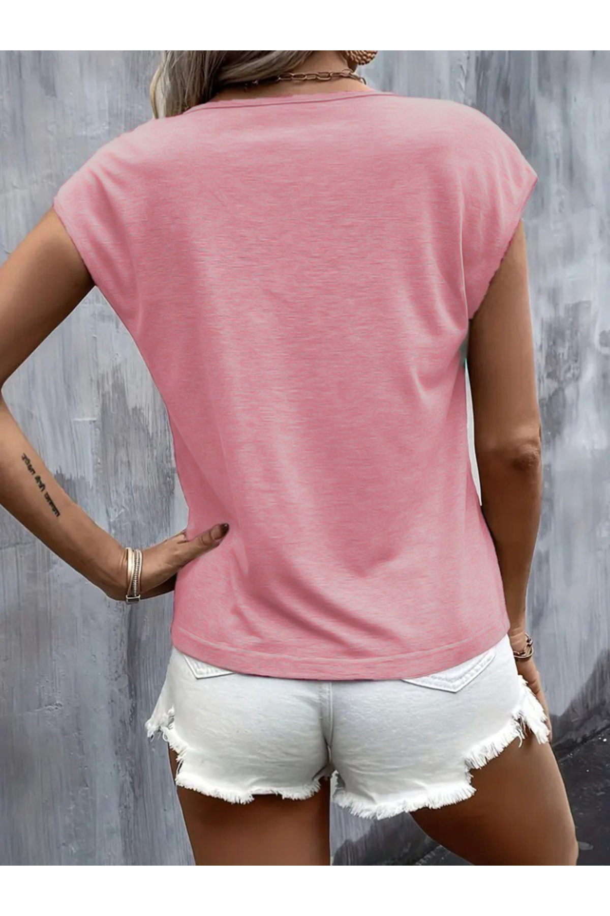 Kadın Kısa Kollu V Yakalı Kalp Baskılı Viskon Bluz