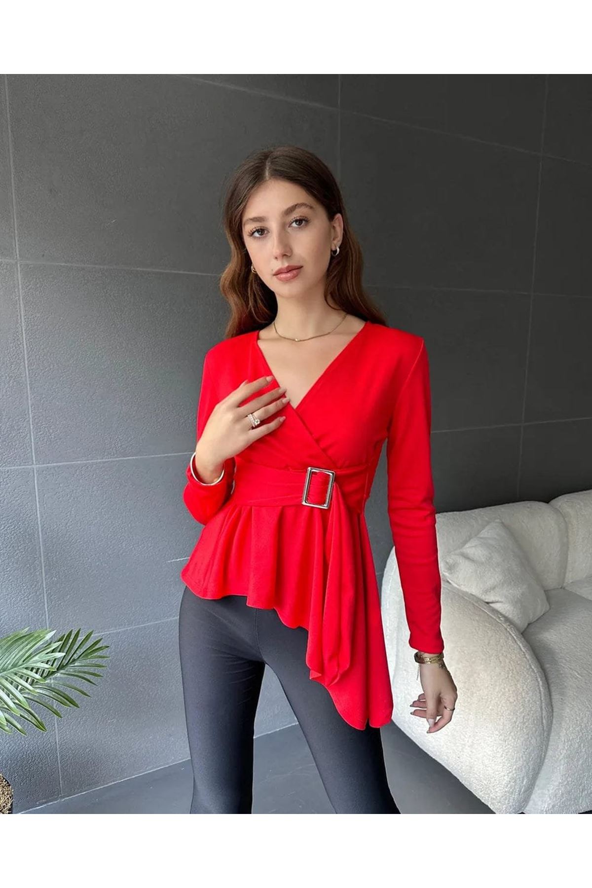 Kadın Kruvaze Yaka Kemer Detay Asimetrik Kesim Bluz