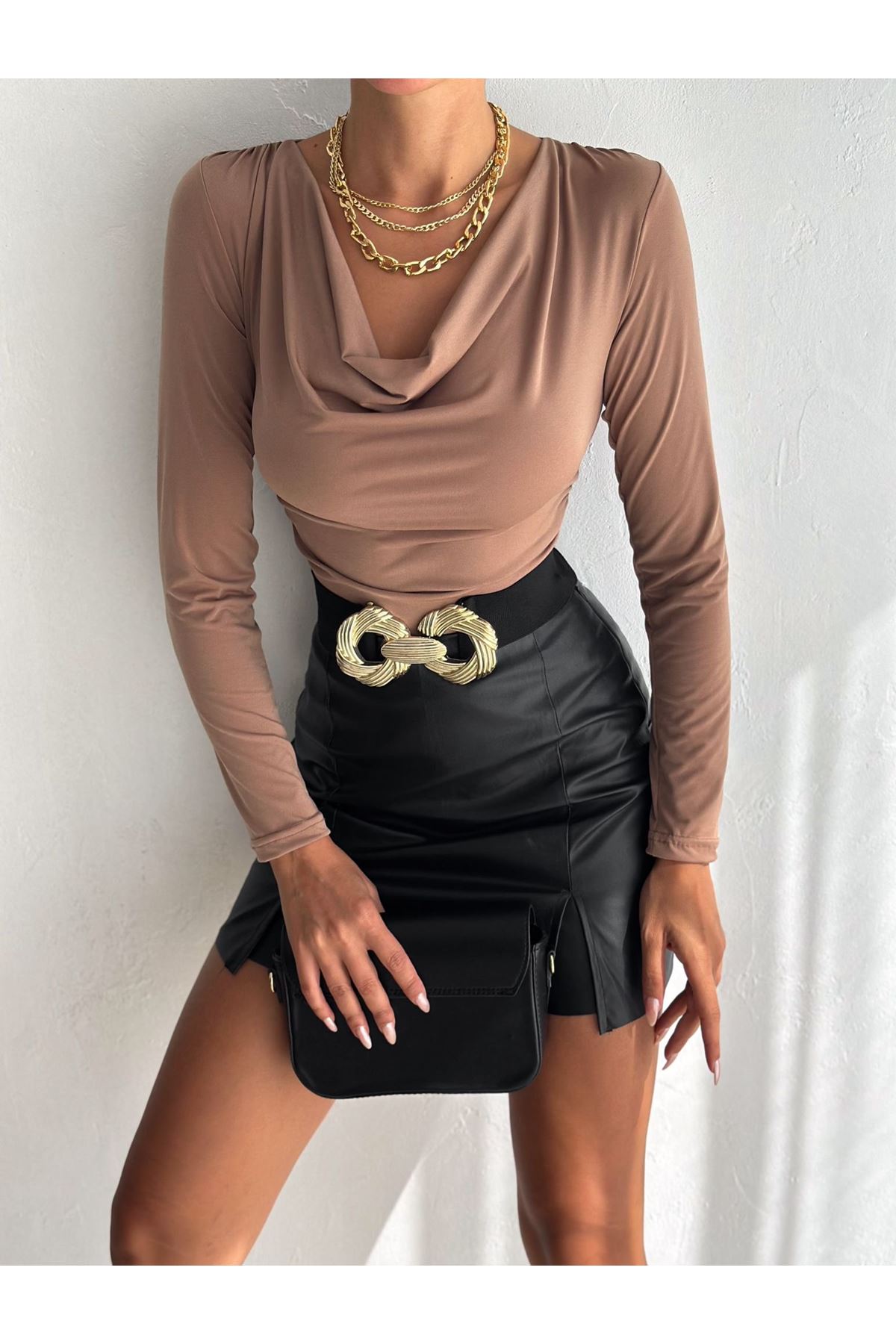 Kadın Sandy Kumaş Degaje Yaka Uzun Kollu Bluz