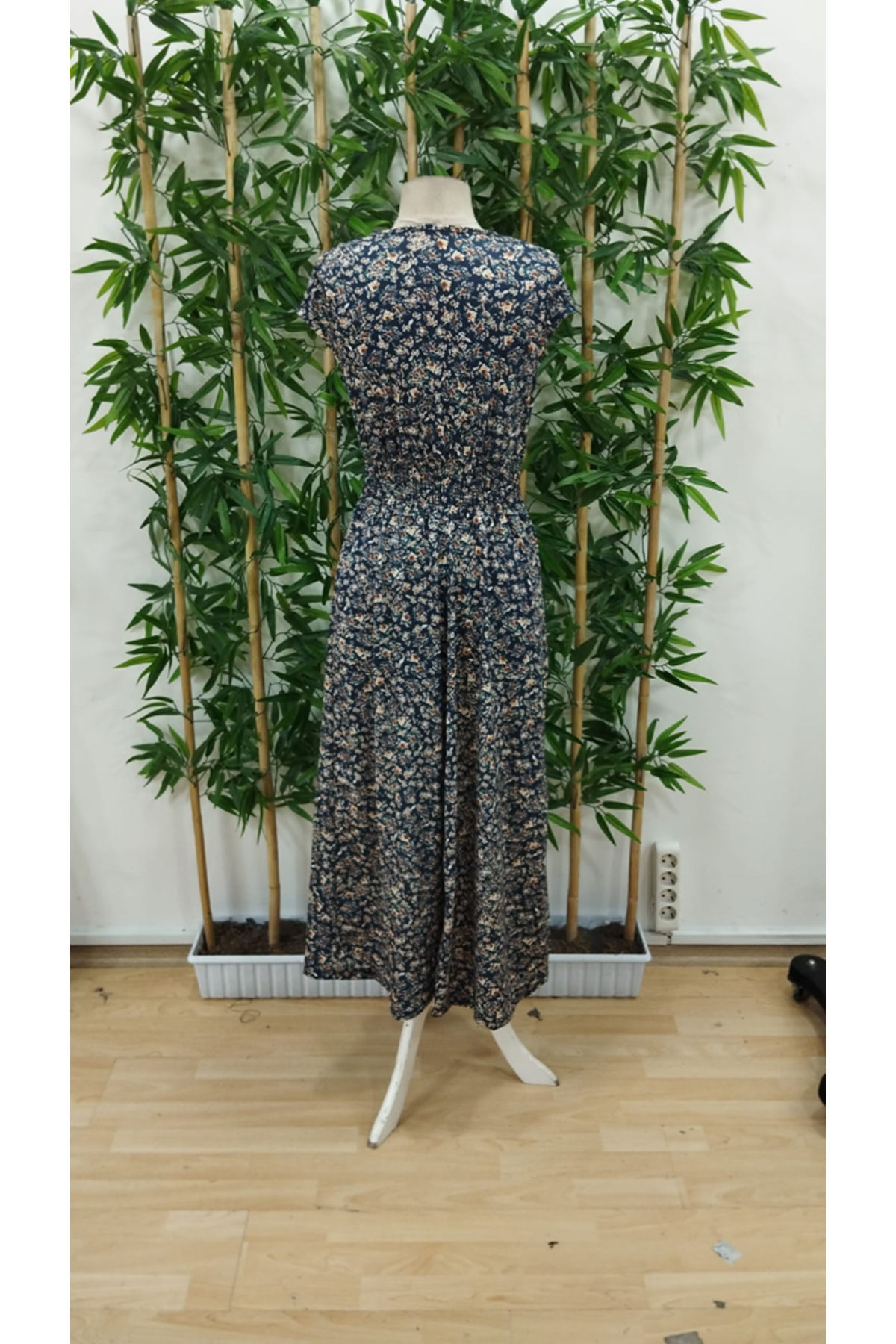 Kadın Kısa Kollu Kruvaze Yakalı çiçek Desenli Belden Lastikli Süprem Uzun Elbise