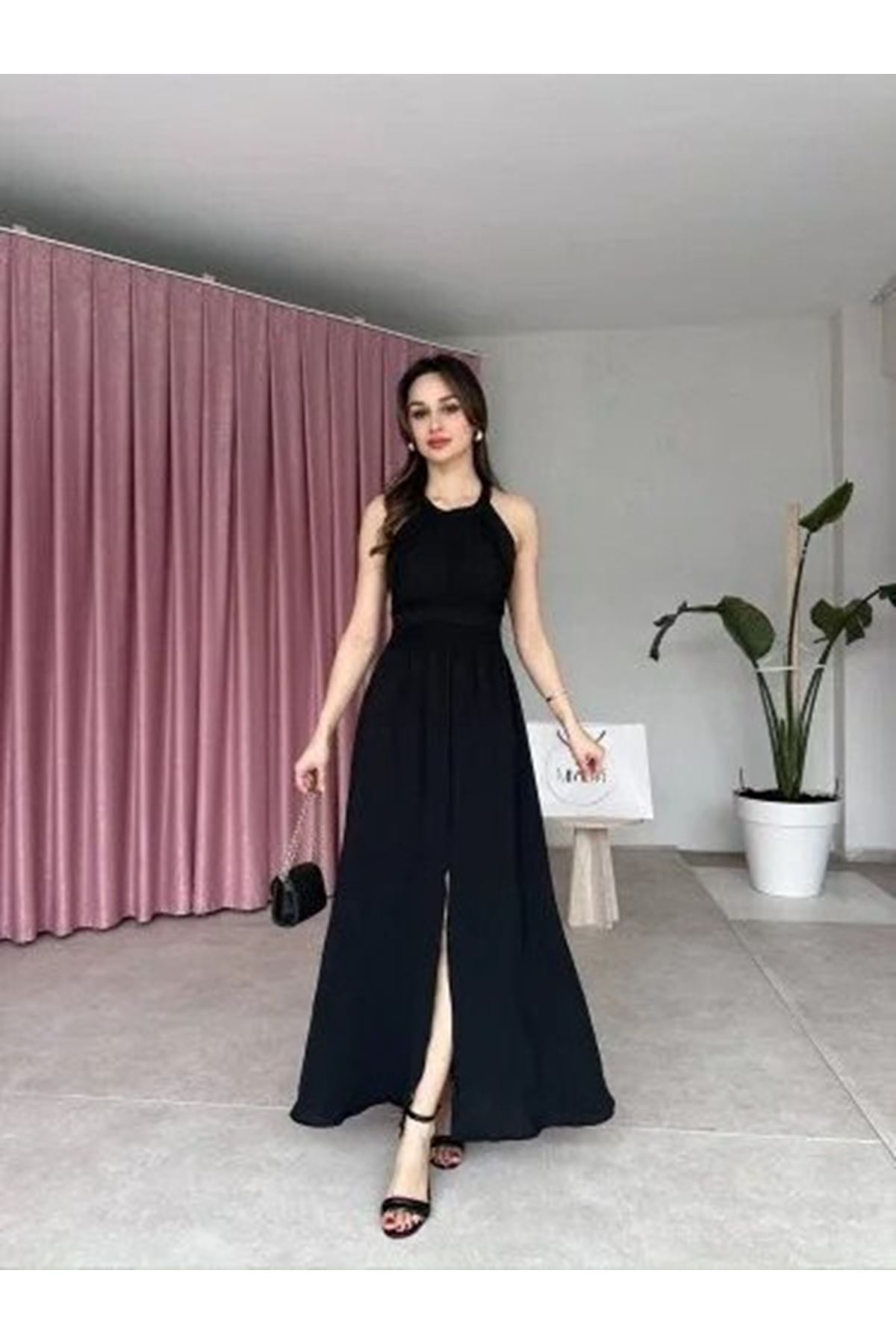 Kadın Krinkil Kumaş Beli Gipeli Halter Yaka Maxi Boy Elbise