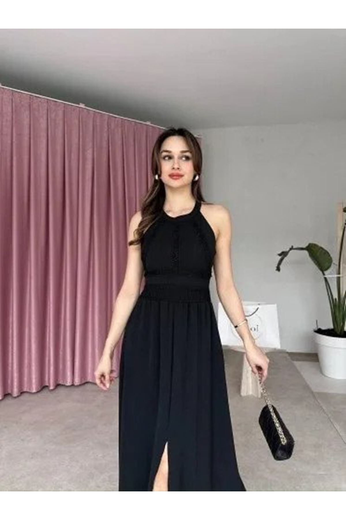 Kadın Krinkil Kumaş Beli Gipeli Halter Yaka Maxi Boy Elbise