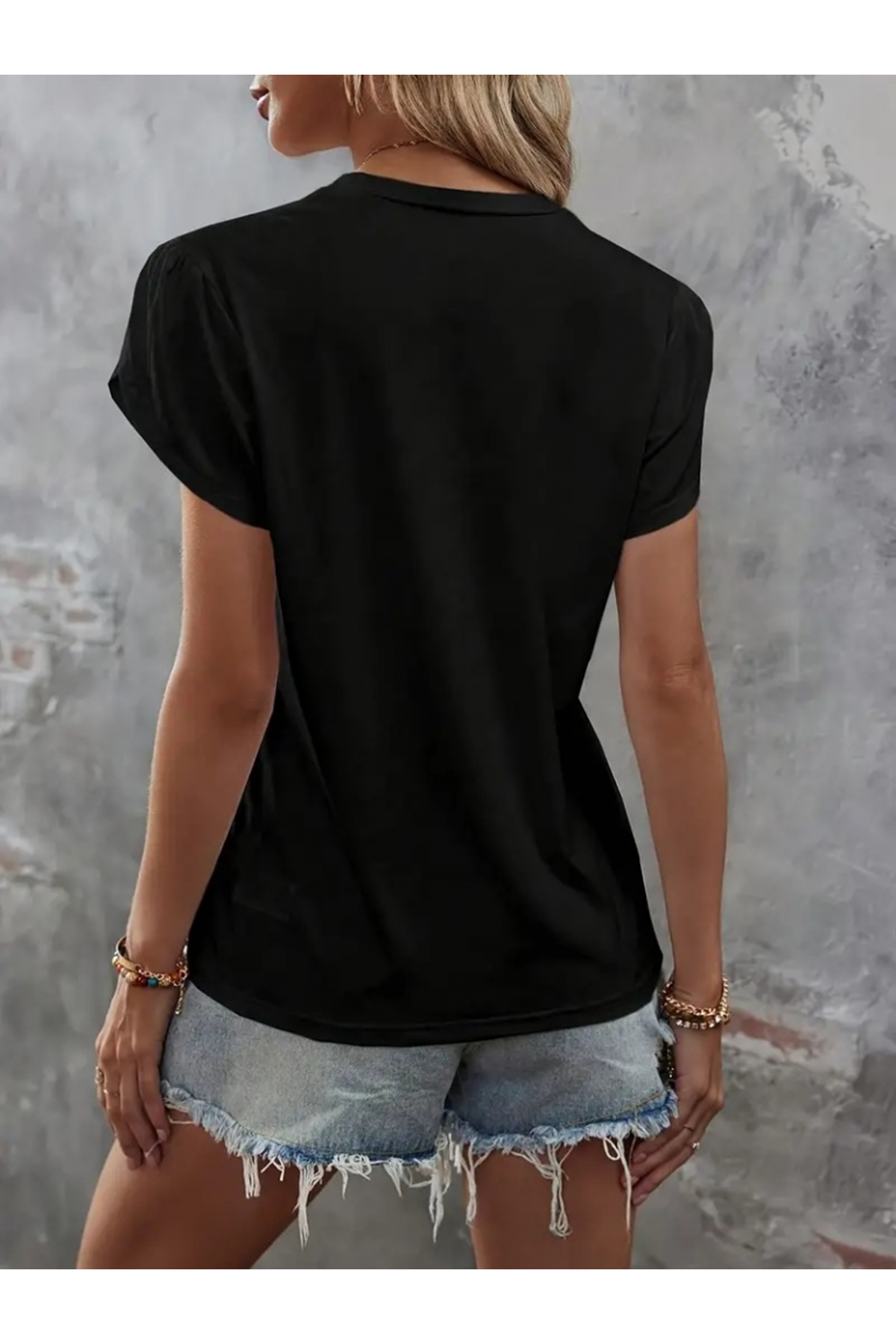 Kadın Kısa Kollu Bisiklet Yaka Cep Pul Payet Detay Viskon Bluz