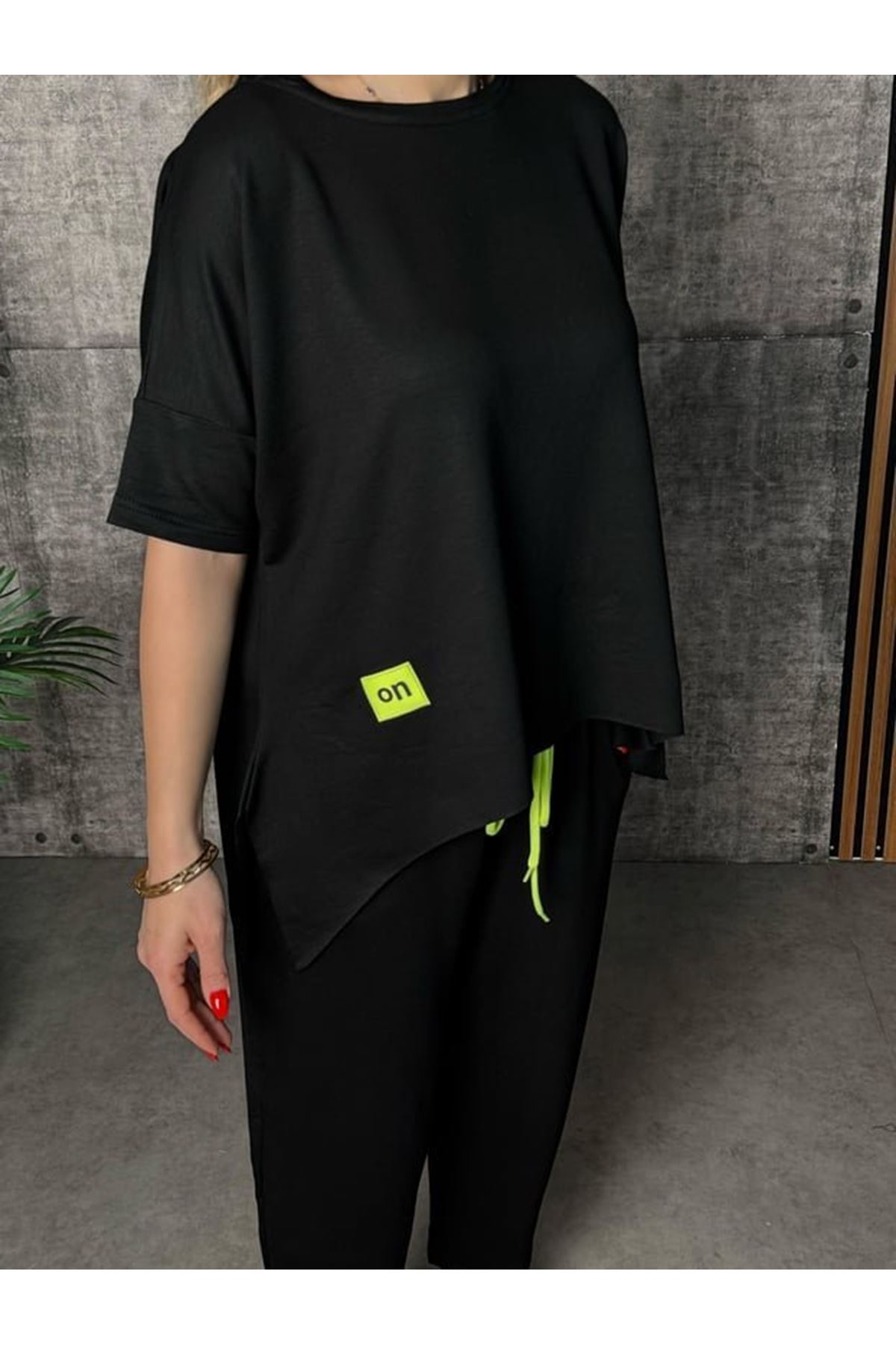 Kadın Kısa Kollu Bisiklet Yaka Viskon Iki Iplik Bluz Ve Pantolon Ikili Takım