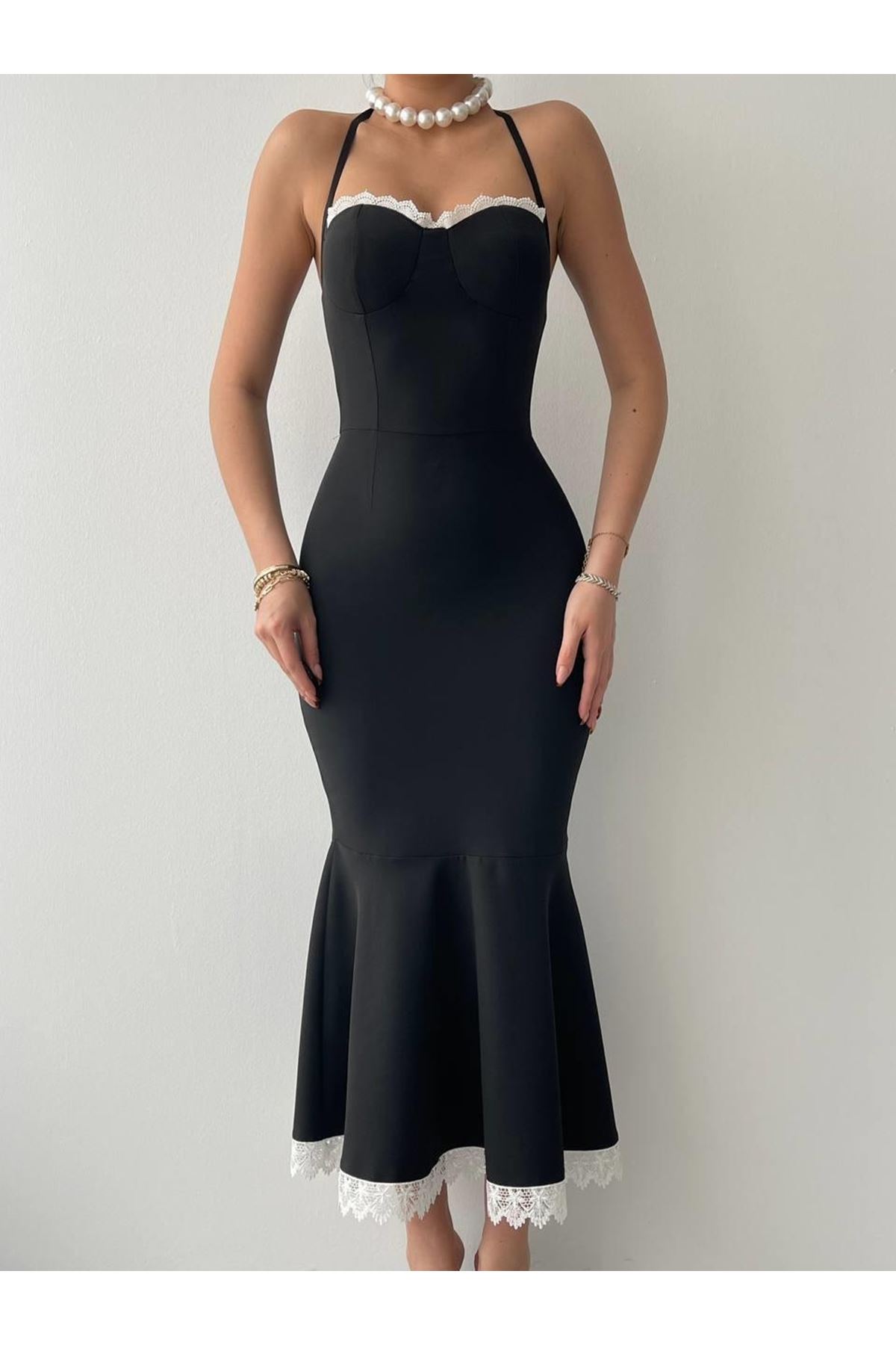 Monea Boyundan Bağlamalı Elbise