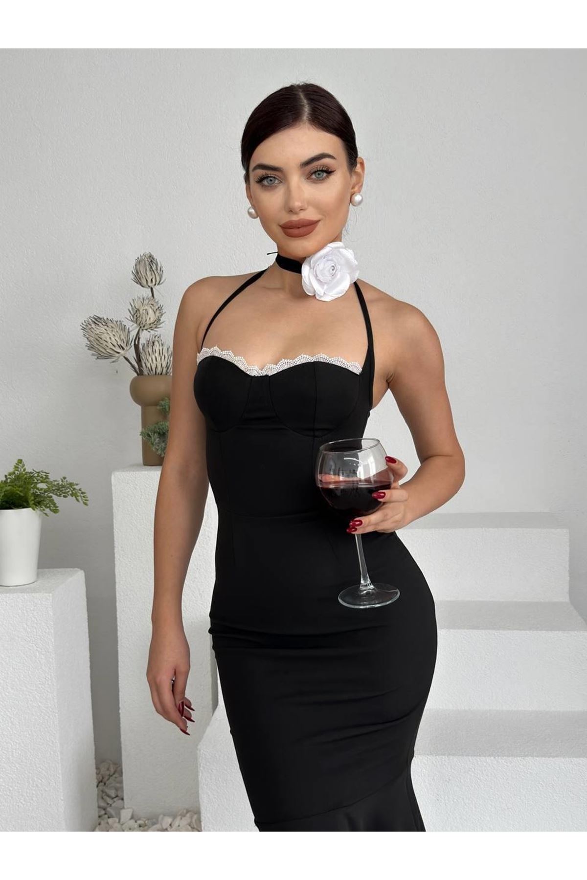 Monea Boyundan Bağlamalı Elbise