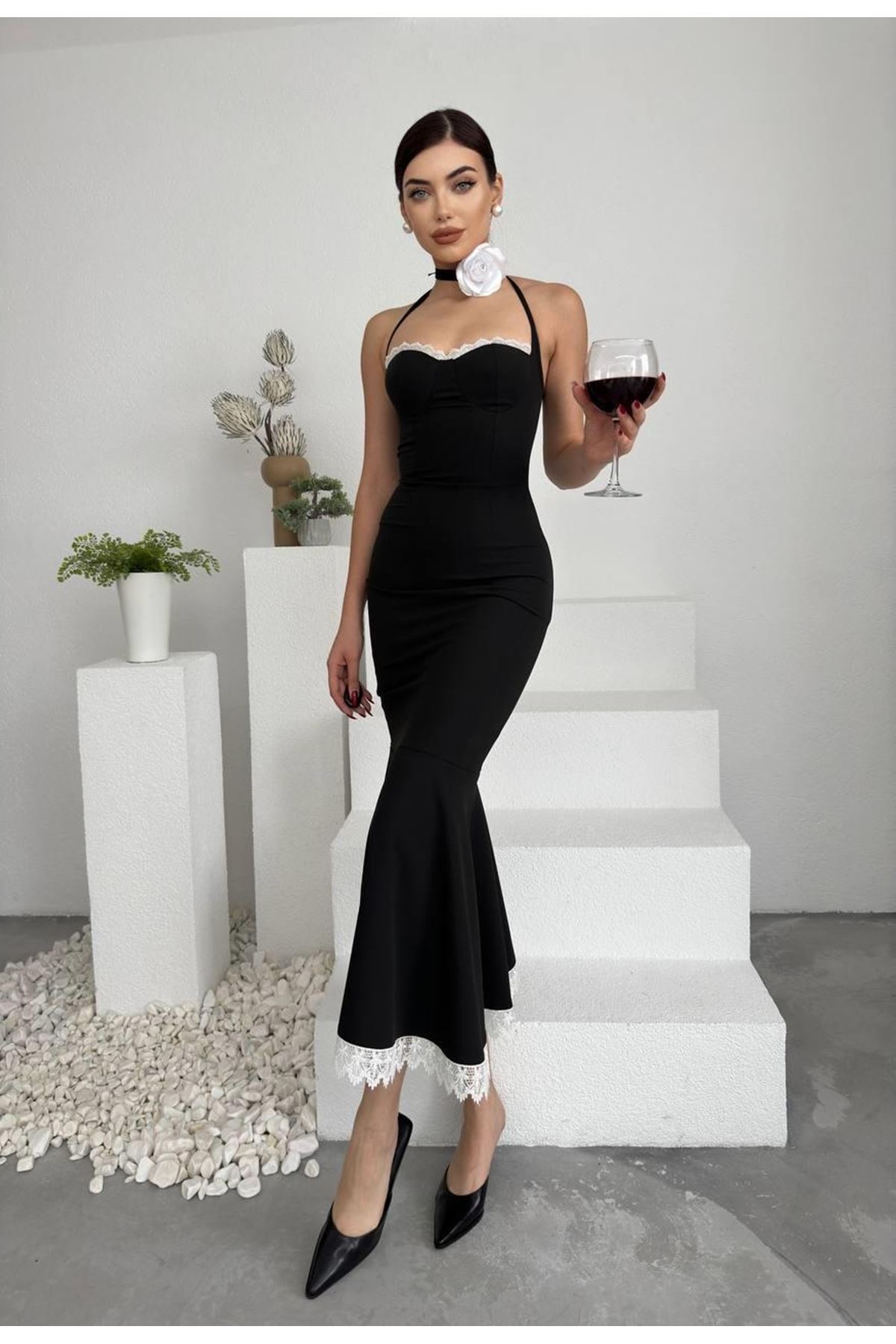 Monea Boyundan Bağlamalı Elbise