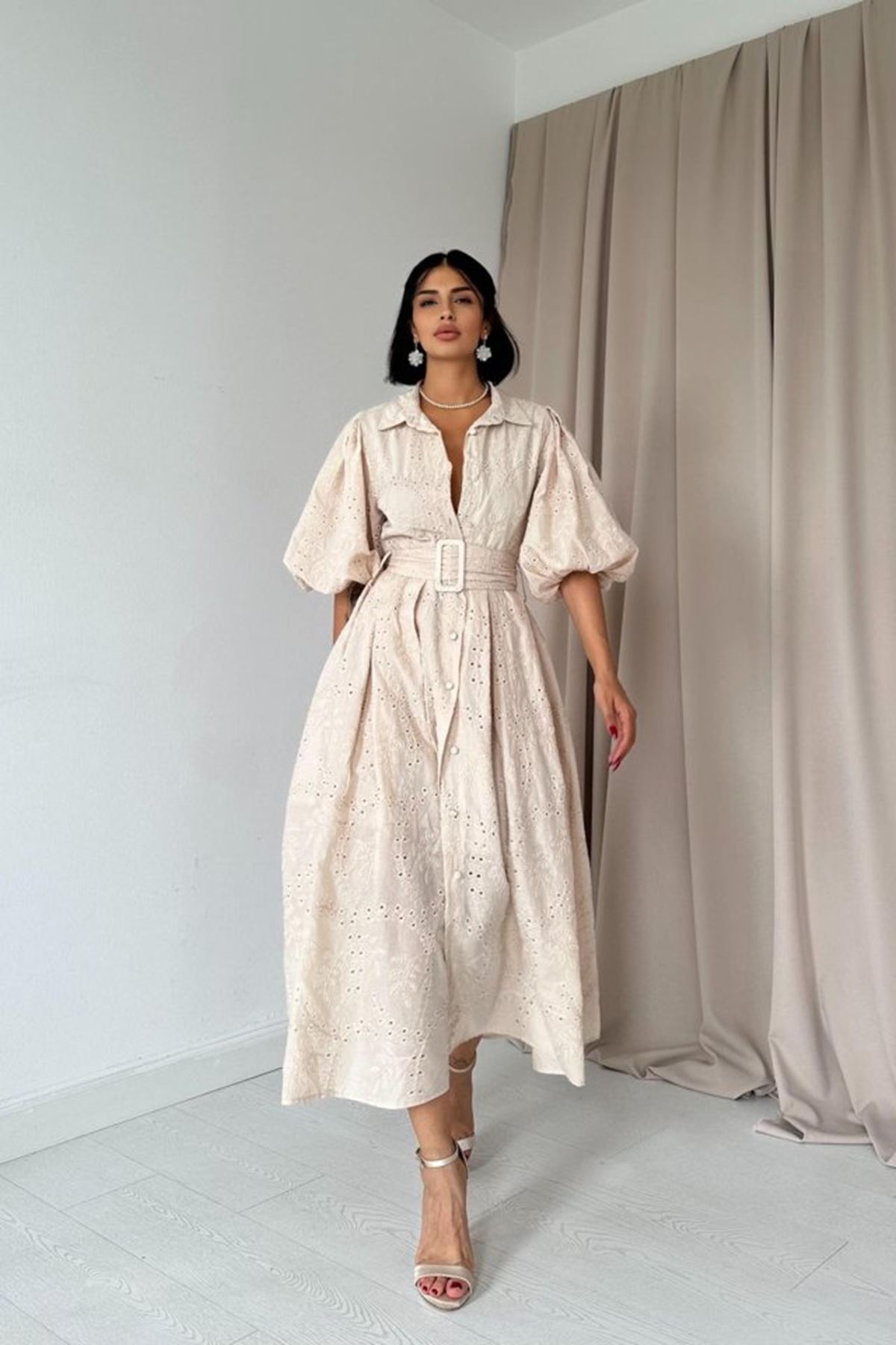 Bej Pileli Balkon Elbise