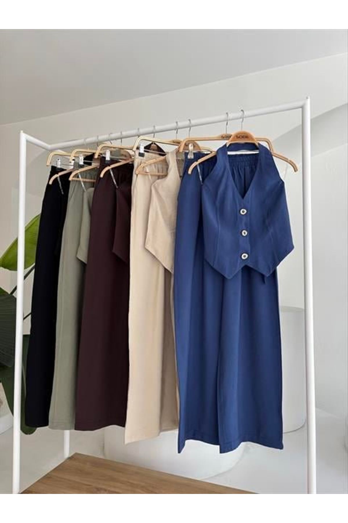 Halter Yaka Yelekli Modal Takım 10144