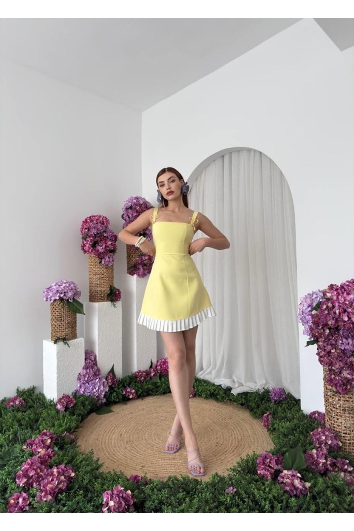 Steel Fiyonk Detay Elbise