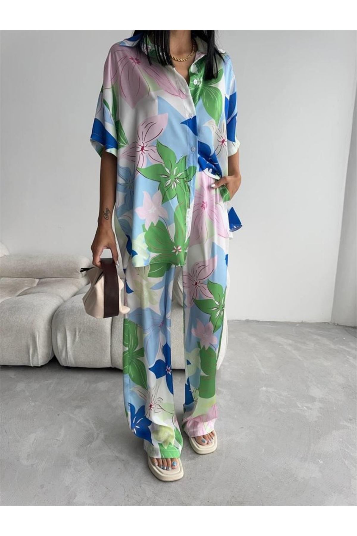 YEŞİL BÜYÜK ÇİÇEK DESEN SATEN GÖMLEK-PANTOLON TAKIM - Yeşil