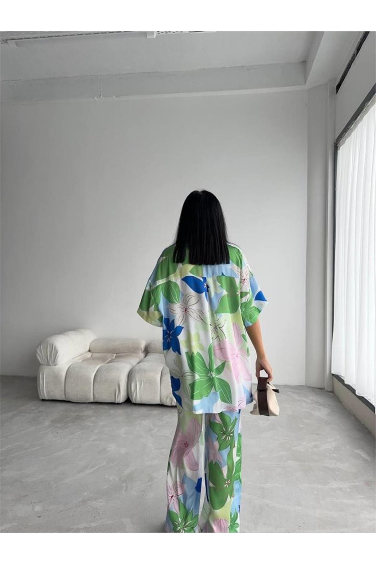 YEŞİL BÜYÜK ÇİÇEK DESEN SATEN GÖMLEK-PANTOLON TAKIM - Yeşil