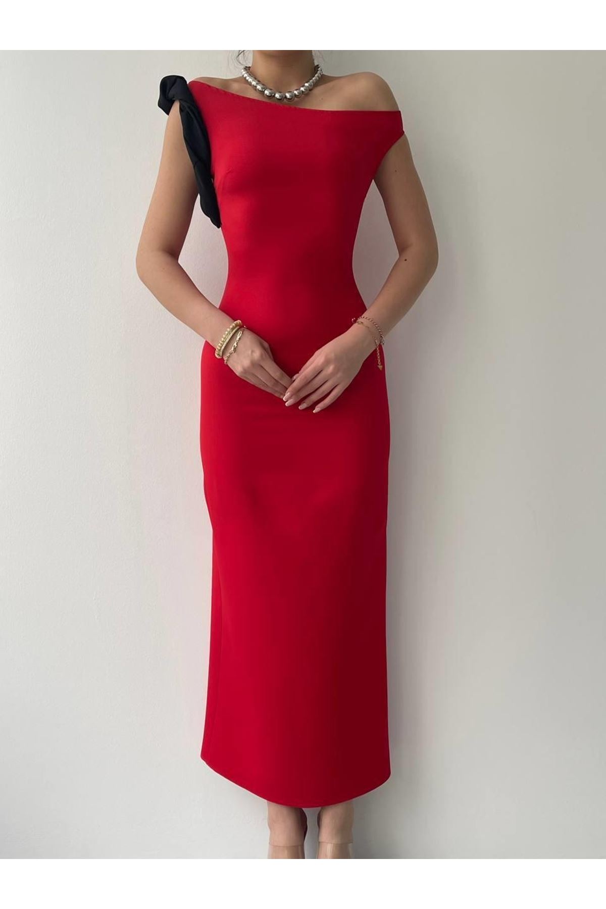 Jovani Omuz Detaylı Elbise