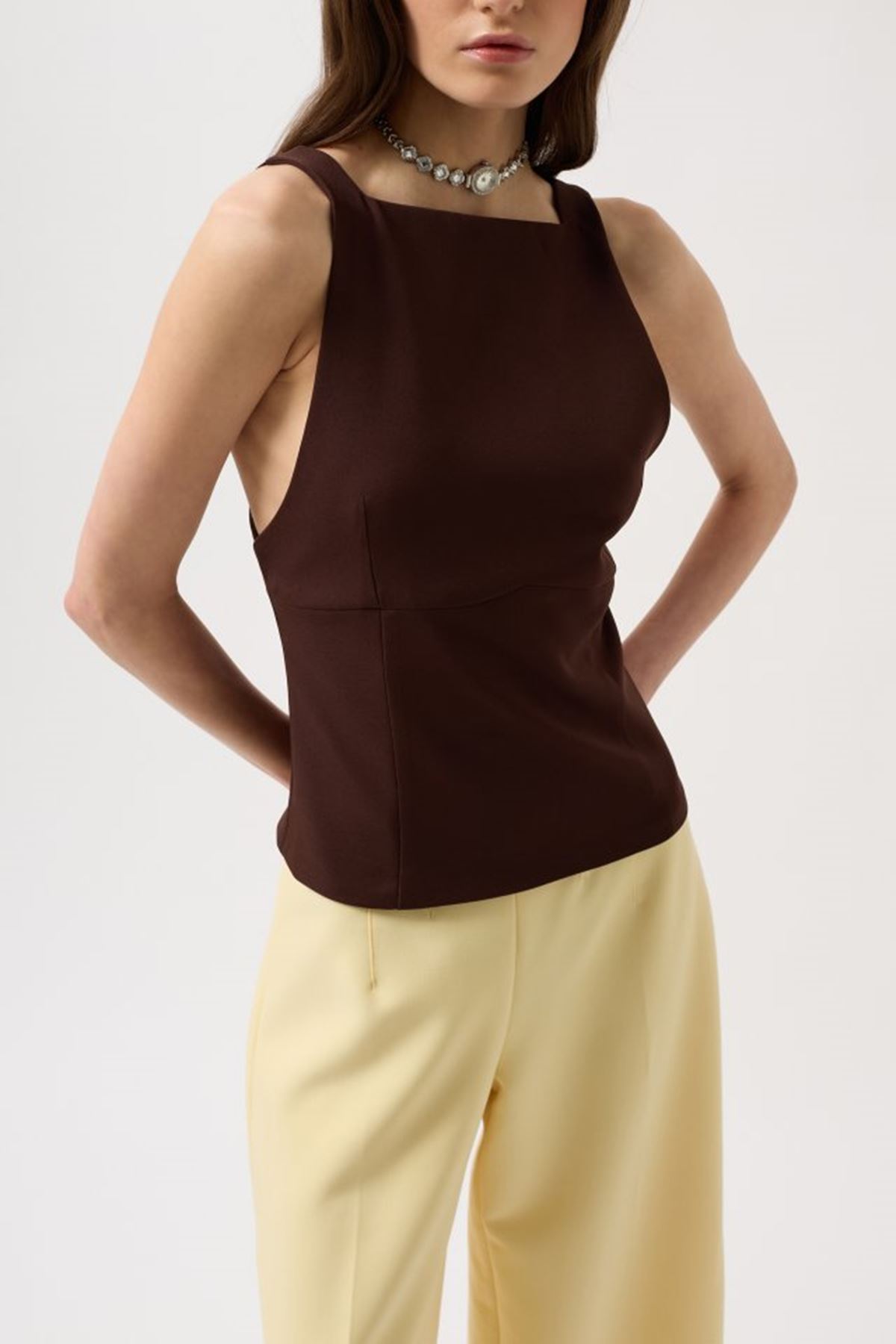 Sırt Kurdele Detay Bluz