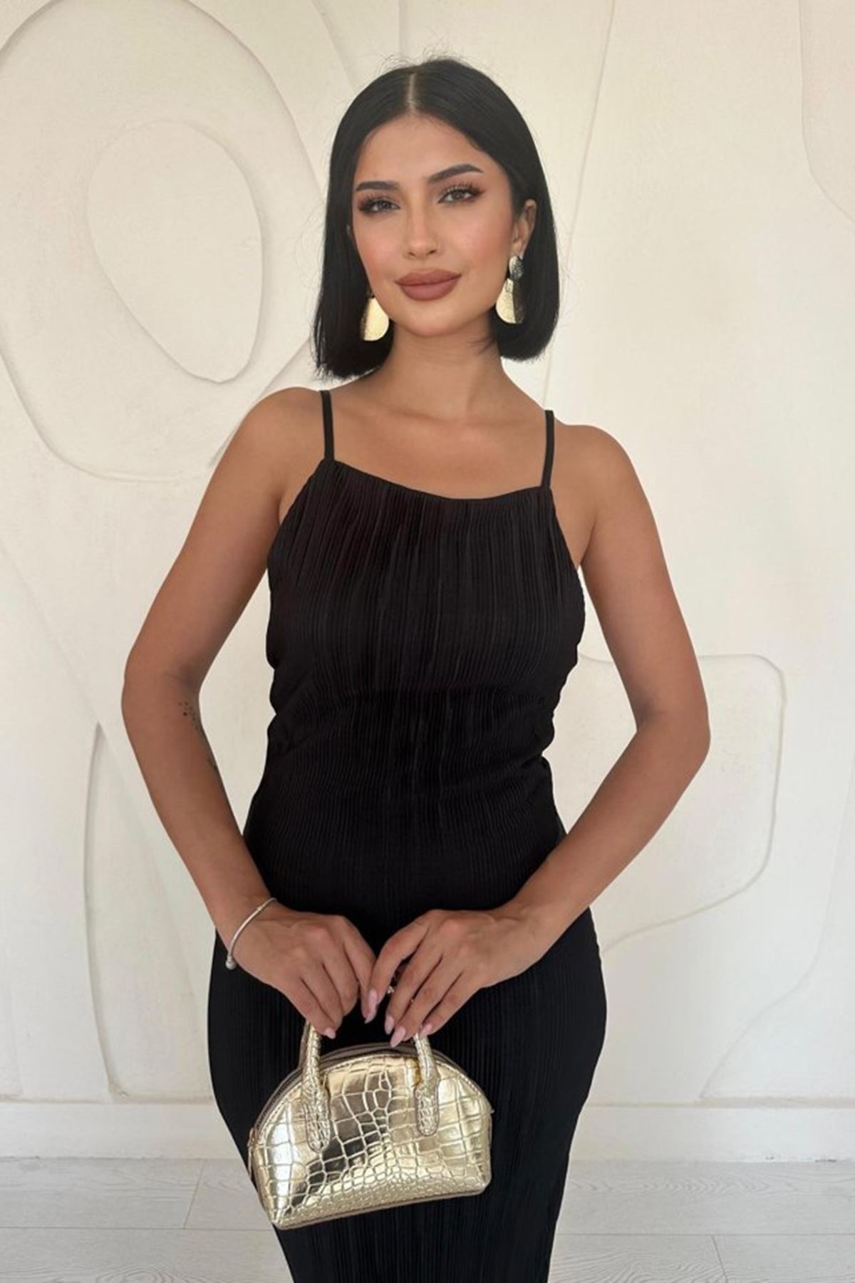 Siyah Piliseli Halter Boyun Elbise