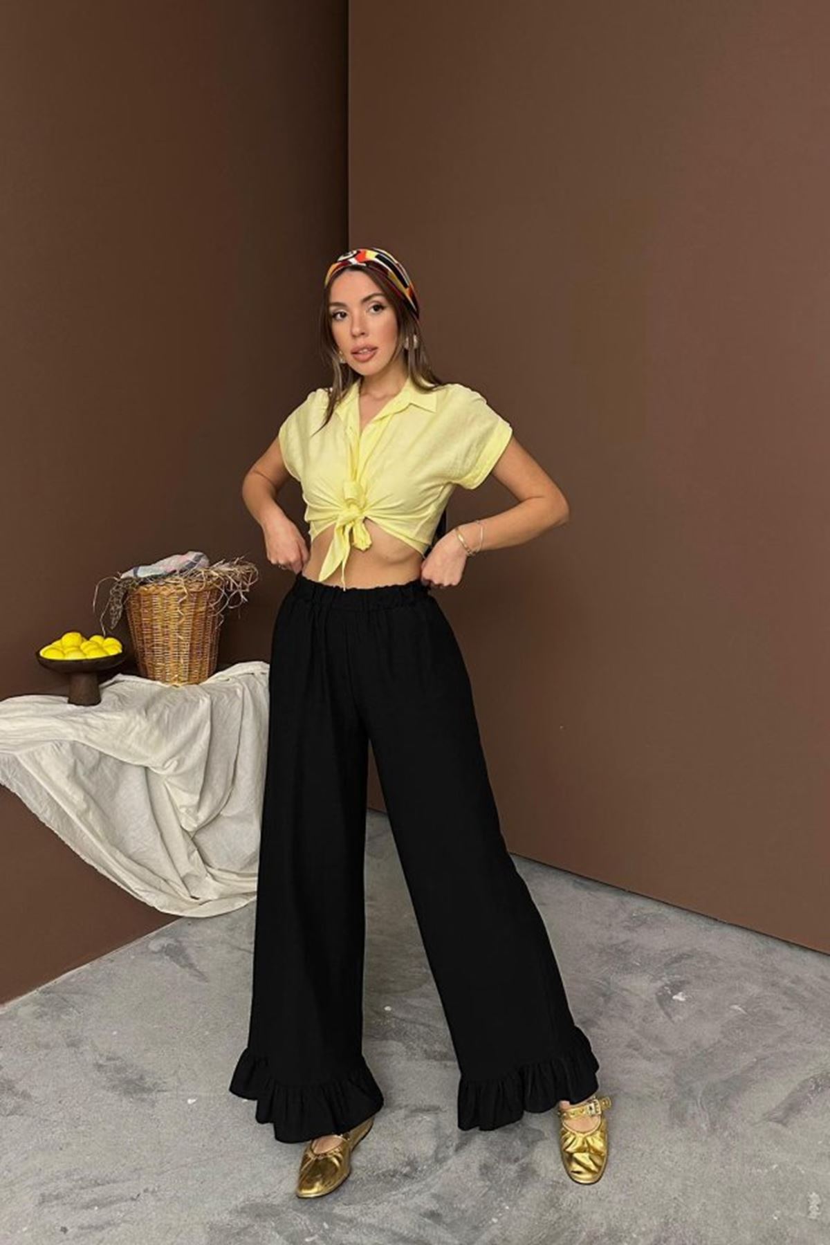 Siyah Paçası Fırfırlı Keten Pantolon