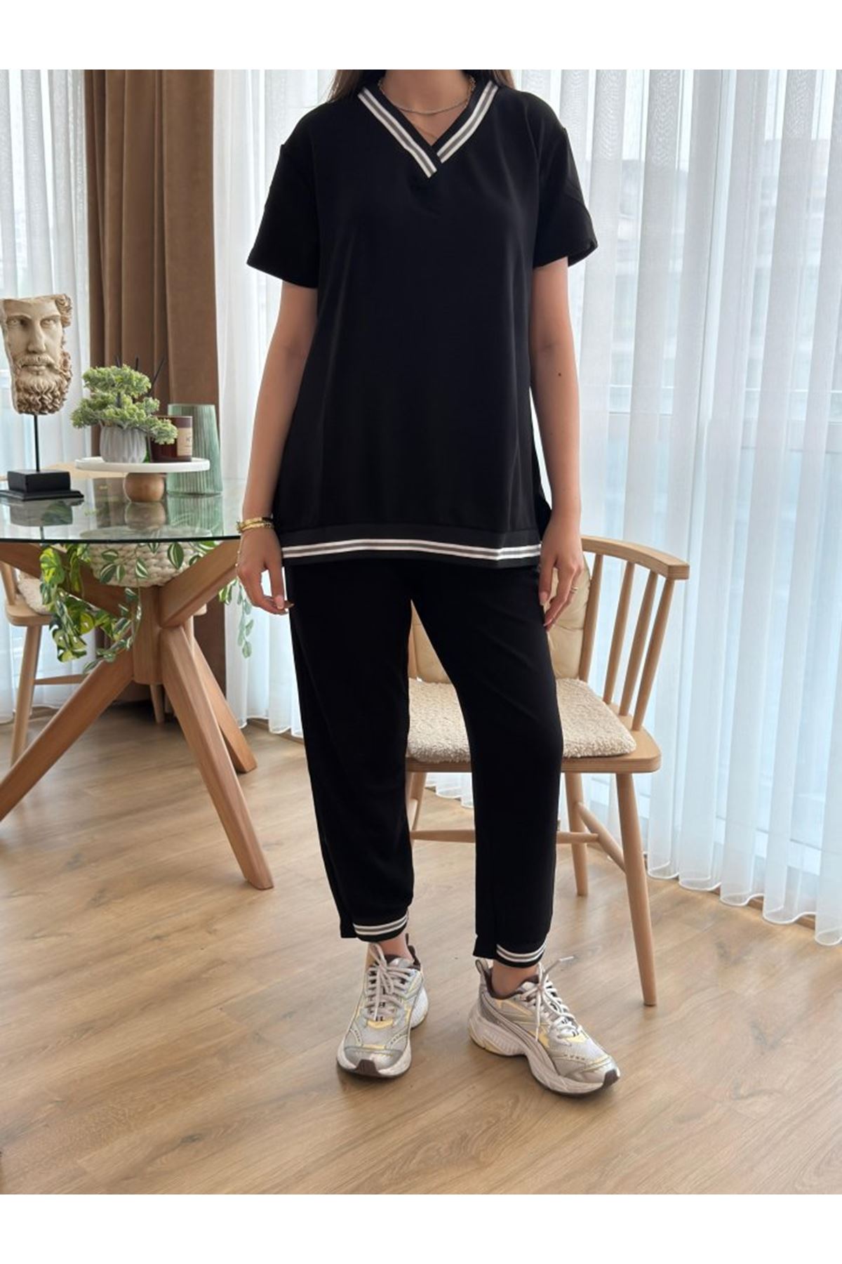 Kadın Kısa Kollu V Yakalı Iki Iplik Bluz Ve Pantolon Ikili Takım