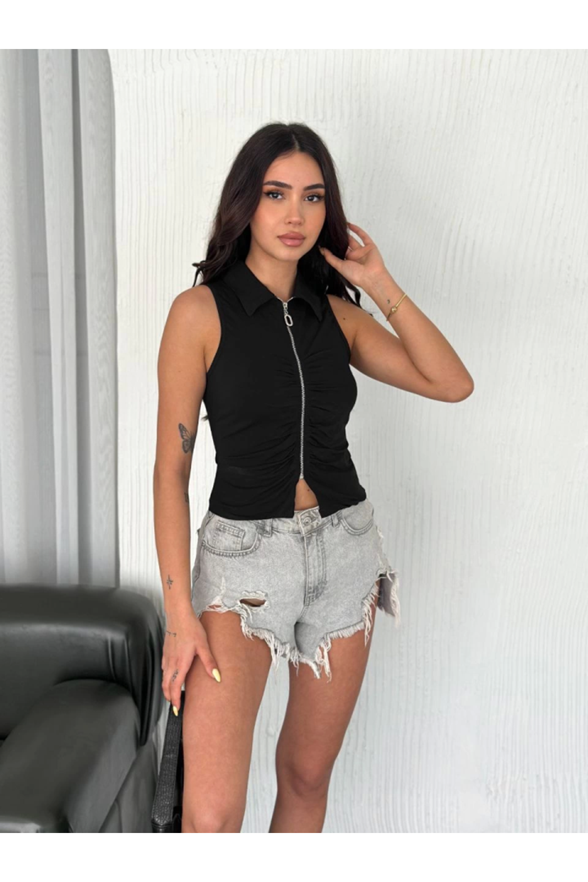 Yakalı Tam Fermuarlı Kolsuz Bluz - Siyah