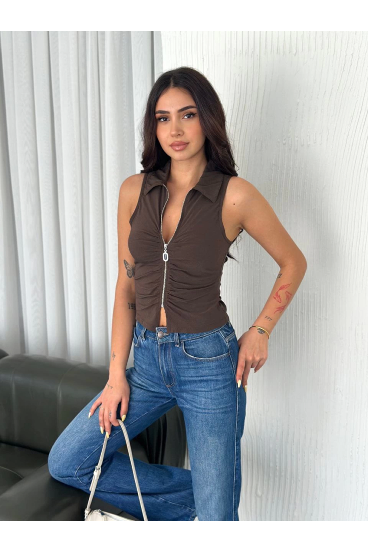 Yakalı Tam Fermuarlı Kolsuz Bluz - Kahverengi