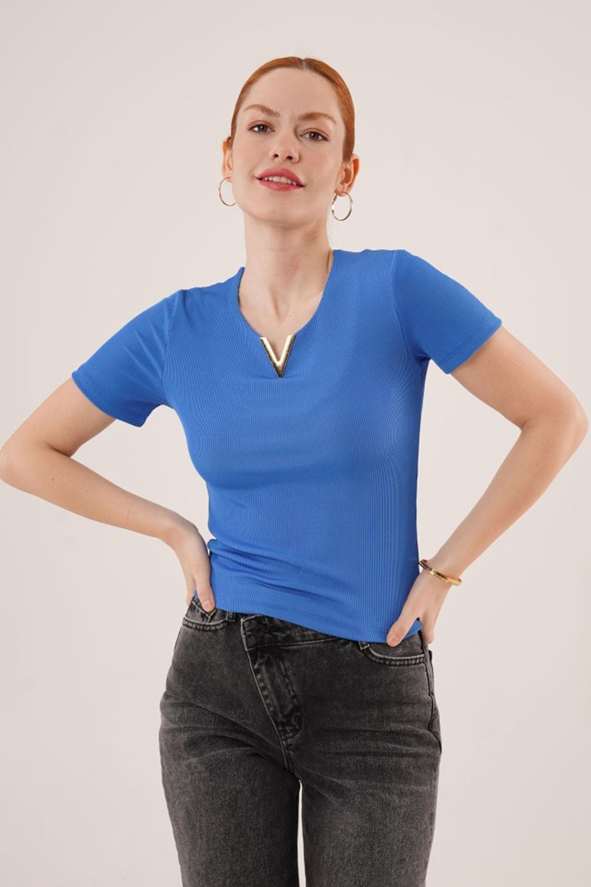 Kısa Kollu Yaka Detaylı Kaşkorse Saks Bluz