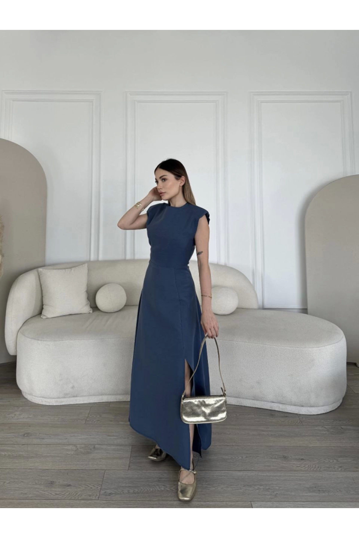 Keten Yandan Yırtmaçlı  Uzun Sıfır Kolsuz Elbise - Mavi