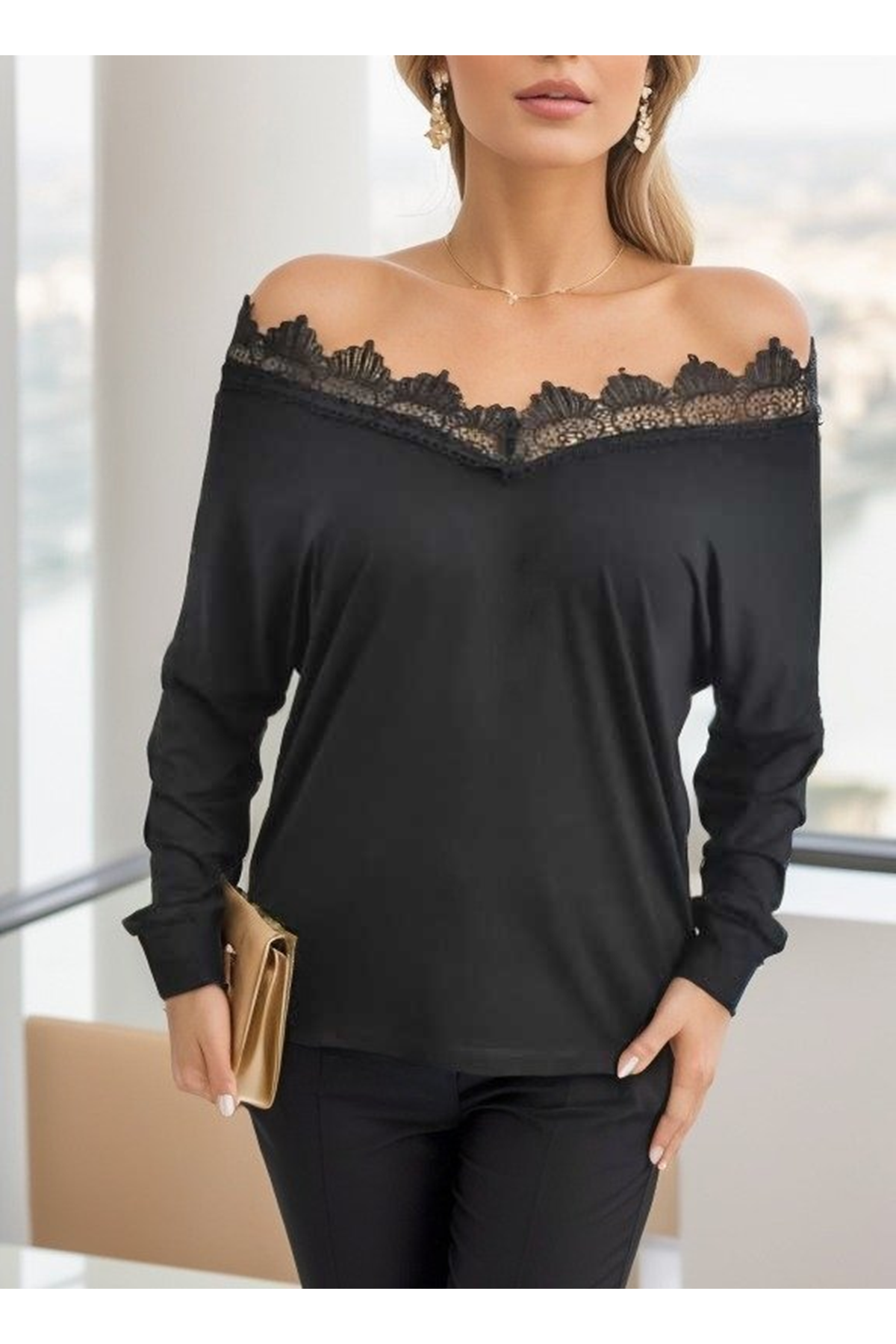 Kadın Uzun Kollu Yaka Güpür Detay Viskon Bluz