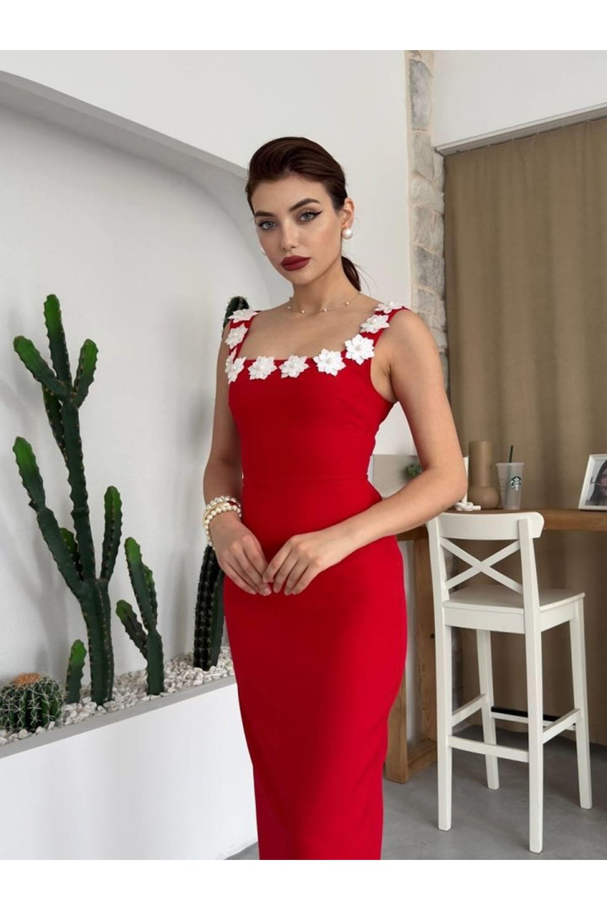 Mıng Çiçek Detaylı Elbise