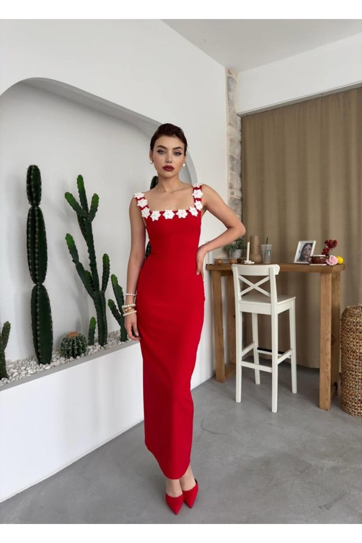 Mıng Çiçek Detaylı Elbise