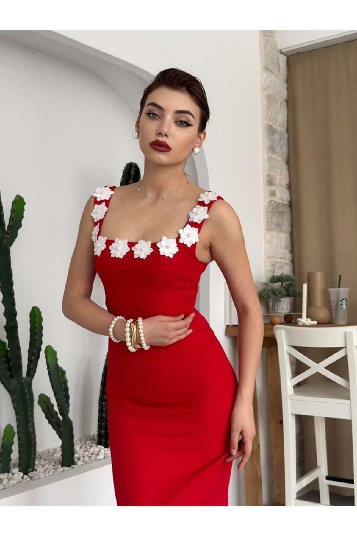 Mıng Çiçek Detaylı Elbise