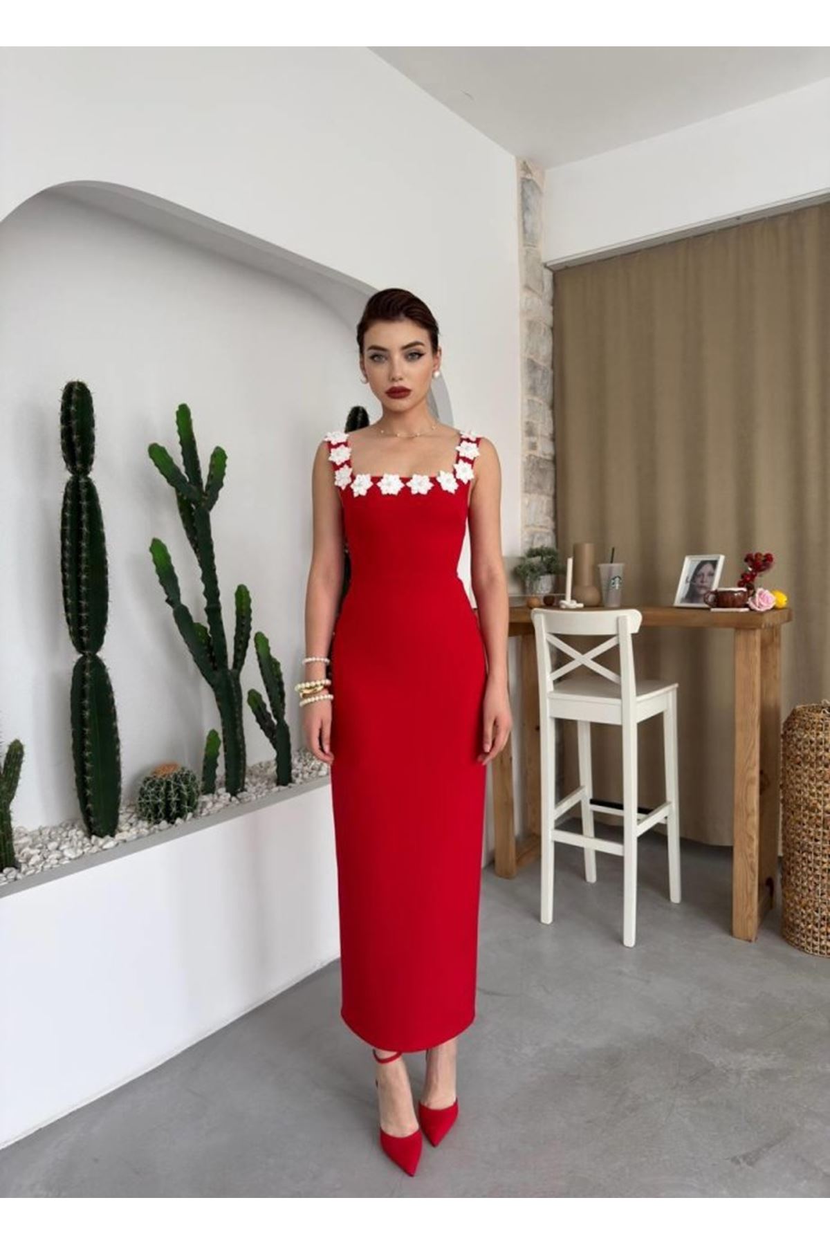 Mıng Çiçek Detaylı Elbise