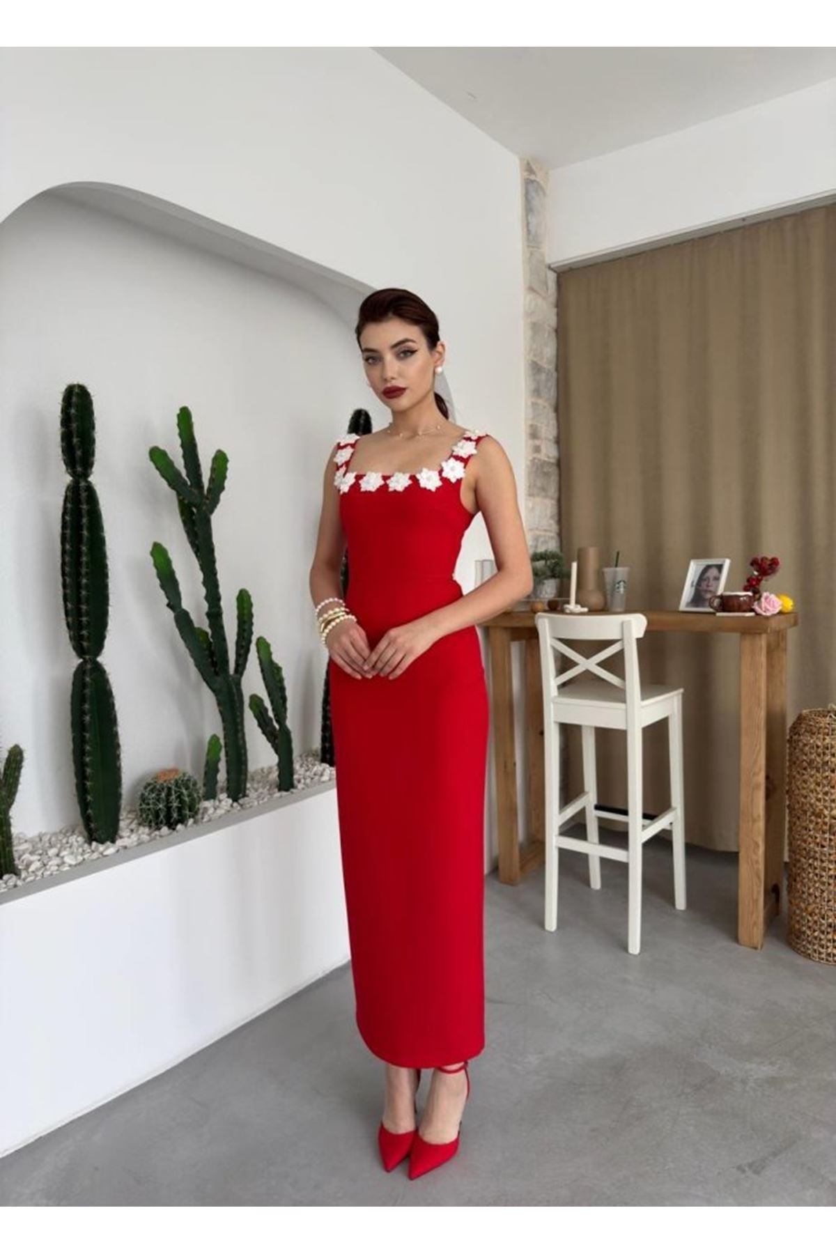 Mıng Çiçek Detaylı Elbise