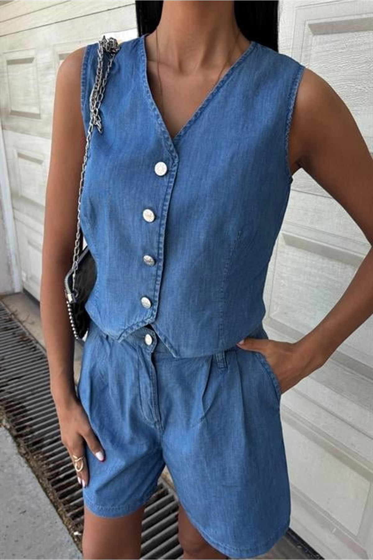 Gümüş Düğmeli Yelek Ve Şort Tensel Takım 10174